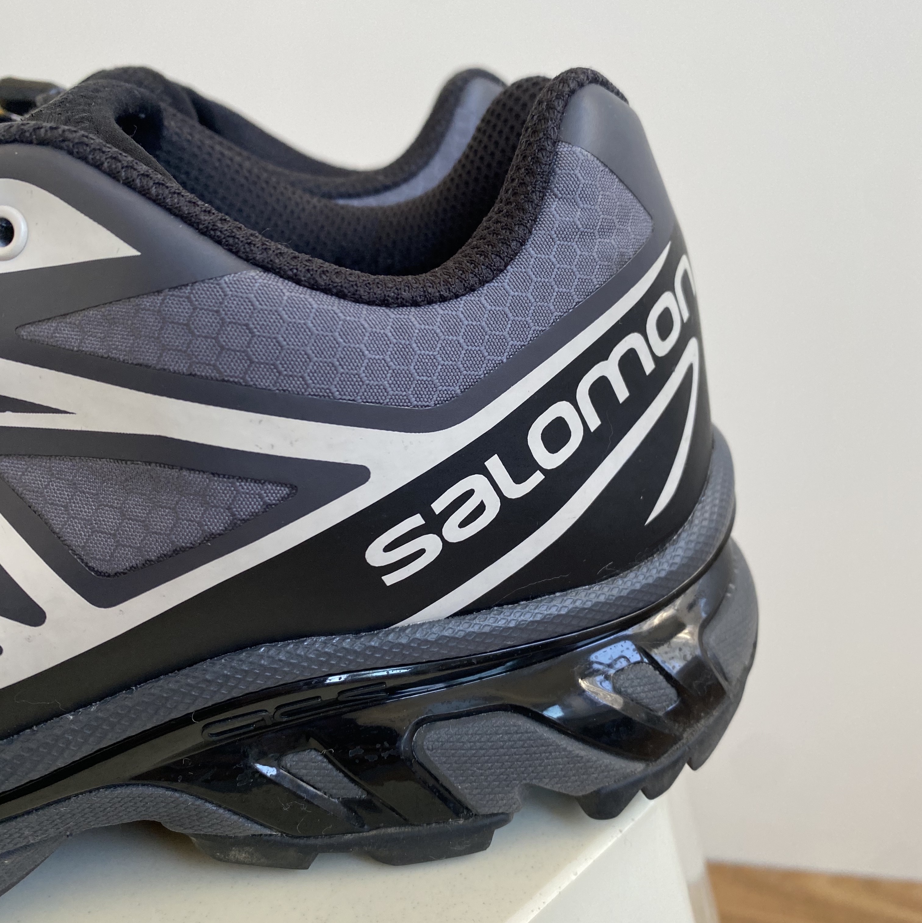 Salomon XT-6 Gore-Tex Black Ebony 착용 스타일 - 2