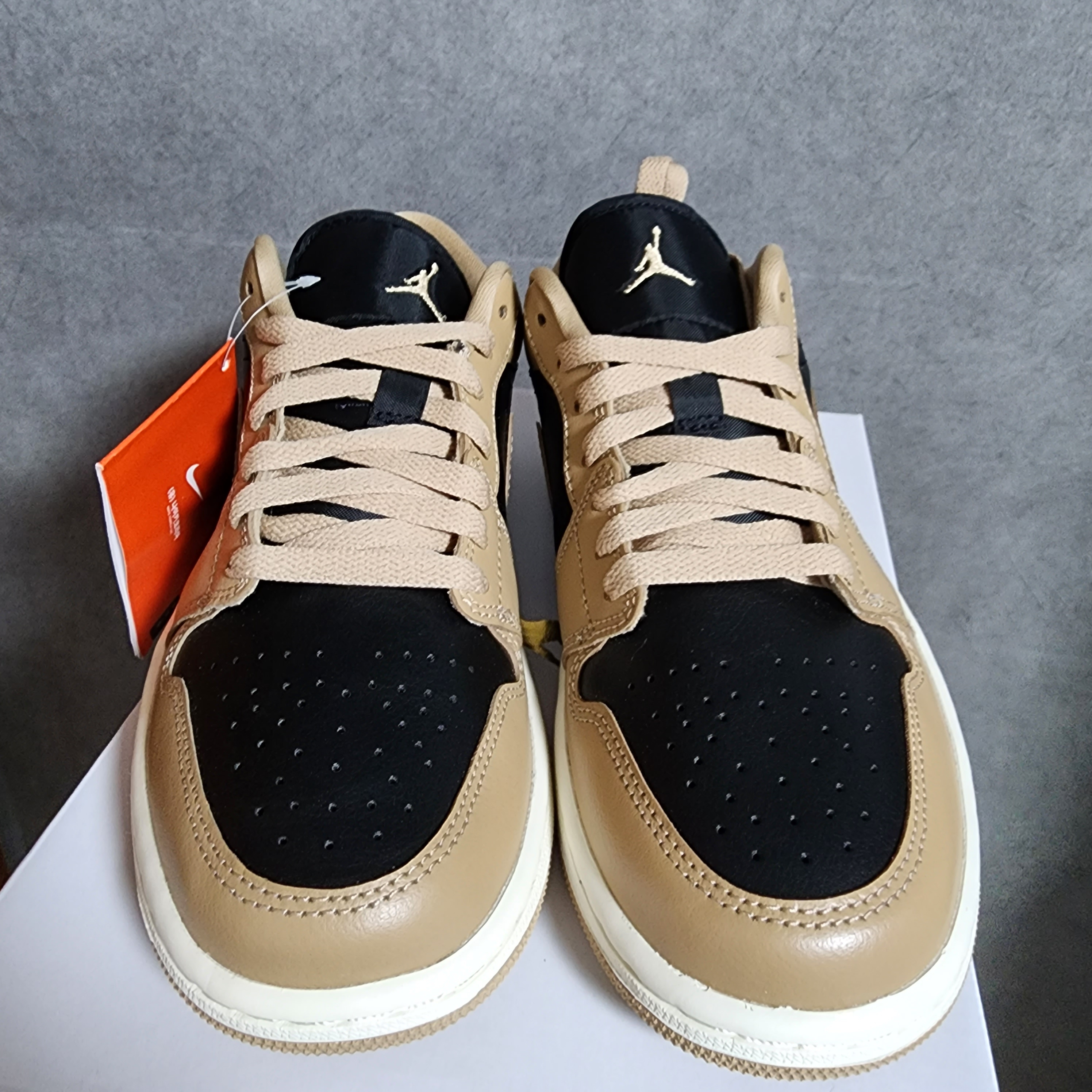 (W) Jordan 1 Low Desert Sail 착용 스타일 - 2