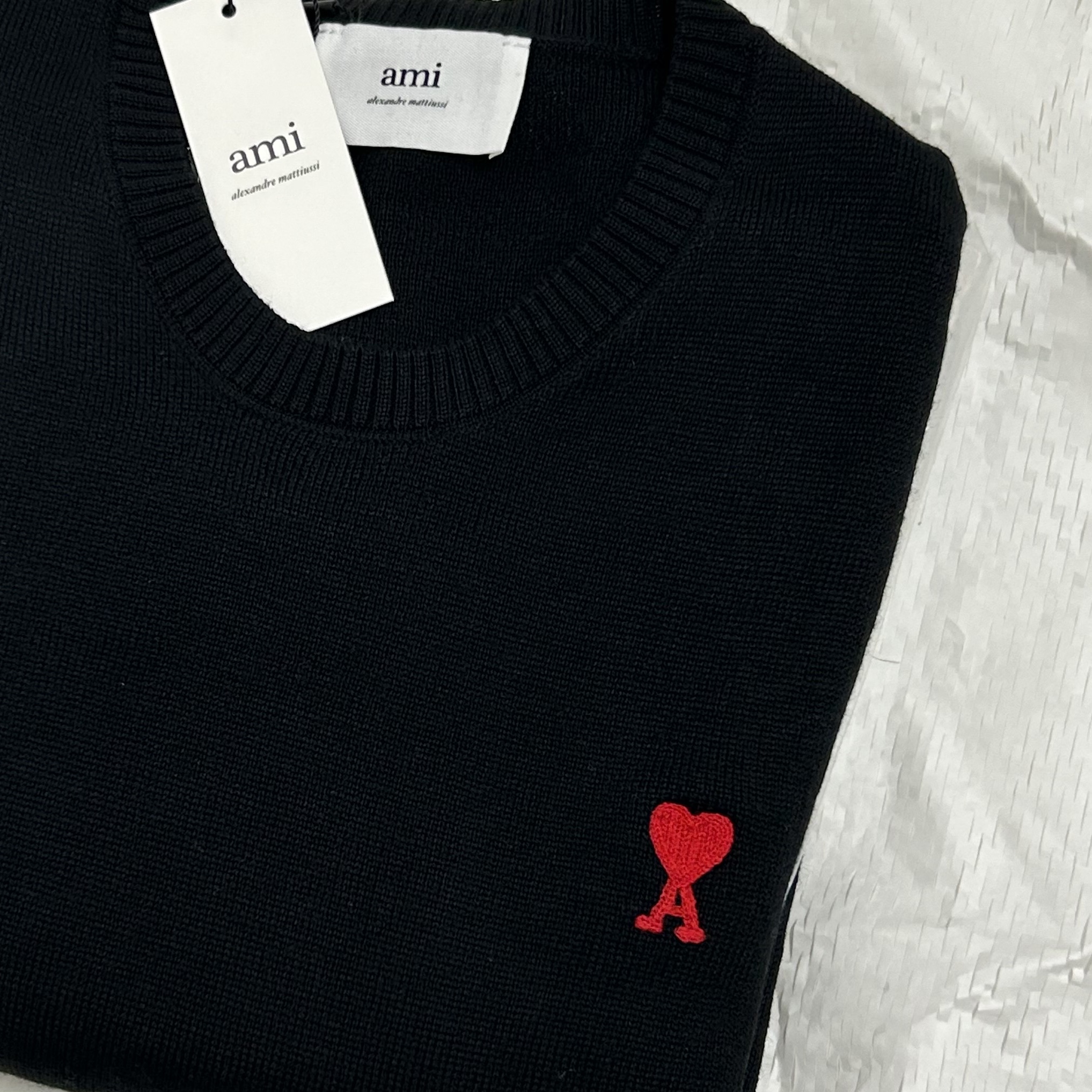 AMI de Coeur Wool Knit Black 착용 스타일