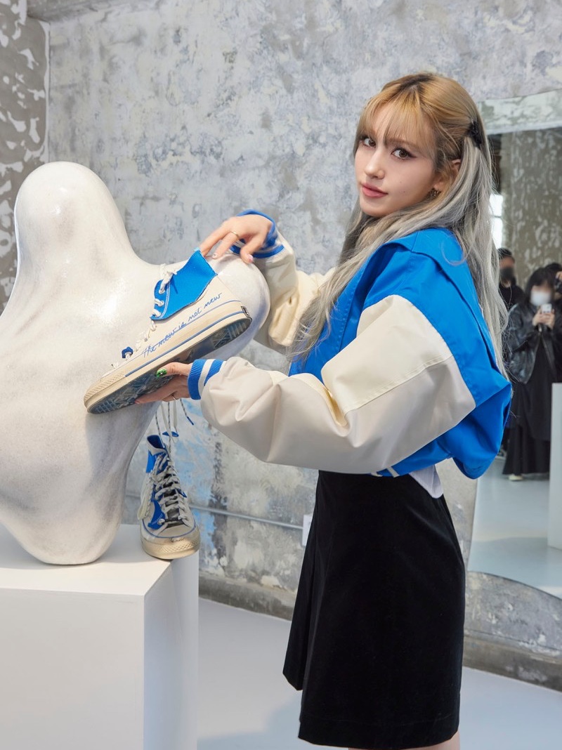 Converse x Ader Error Shapes Varsity Jacket Cobalt, Converse x Ader Error Chuck 70 High White 착용 스타일 - 2