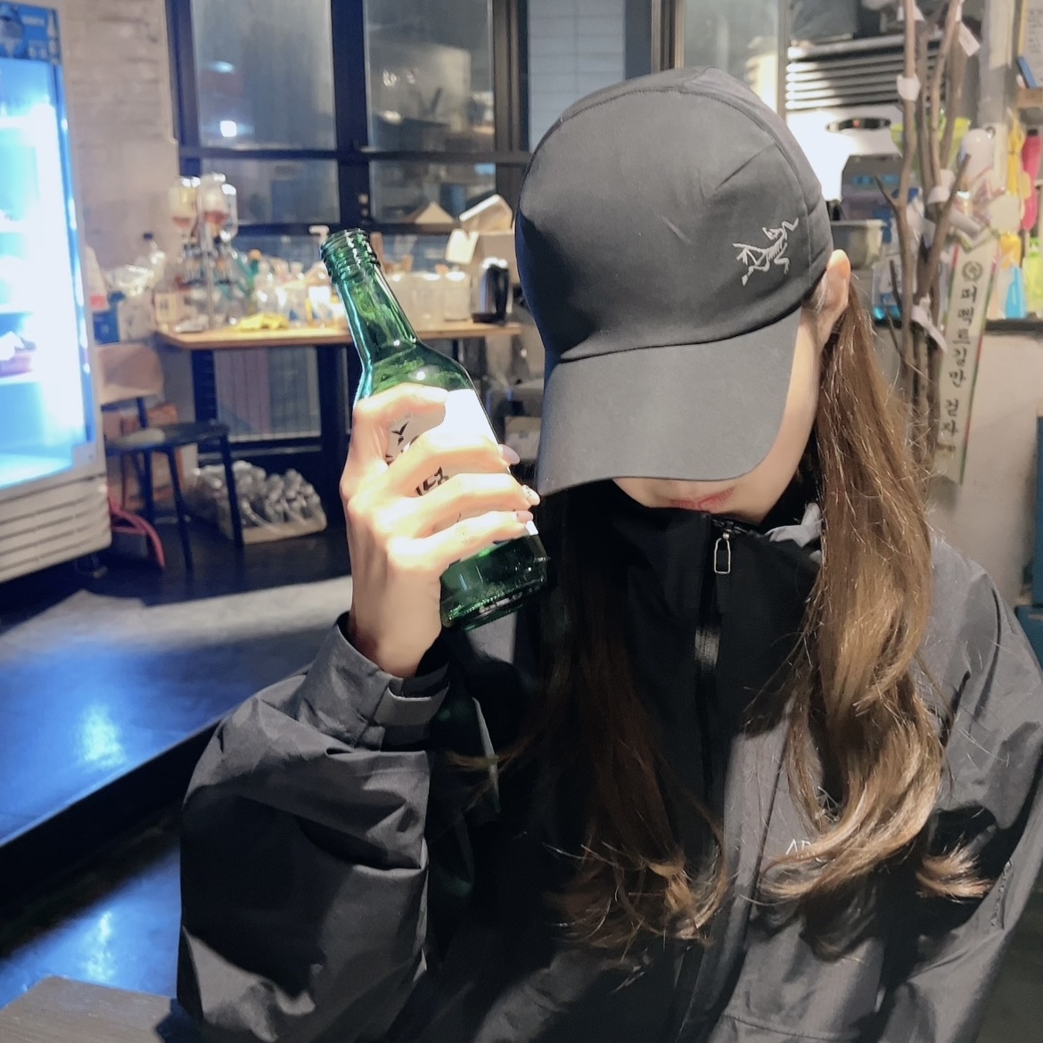 Arc'teryx Calvus Cap Black, Arc'teryx Zeta SL Jacket Black 착용 스타일