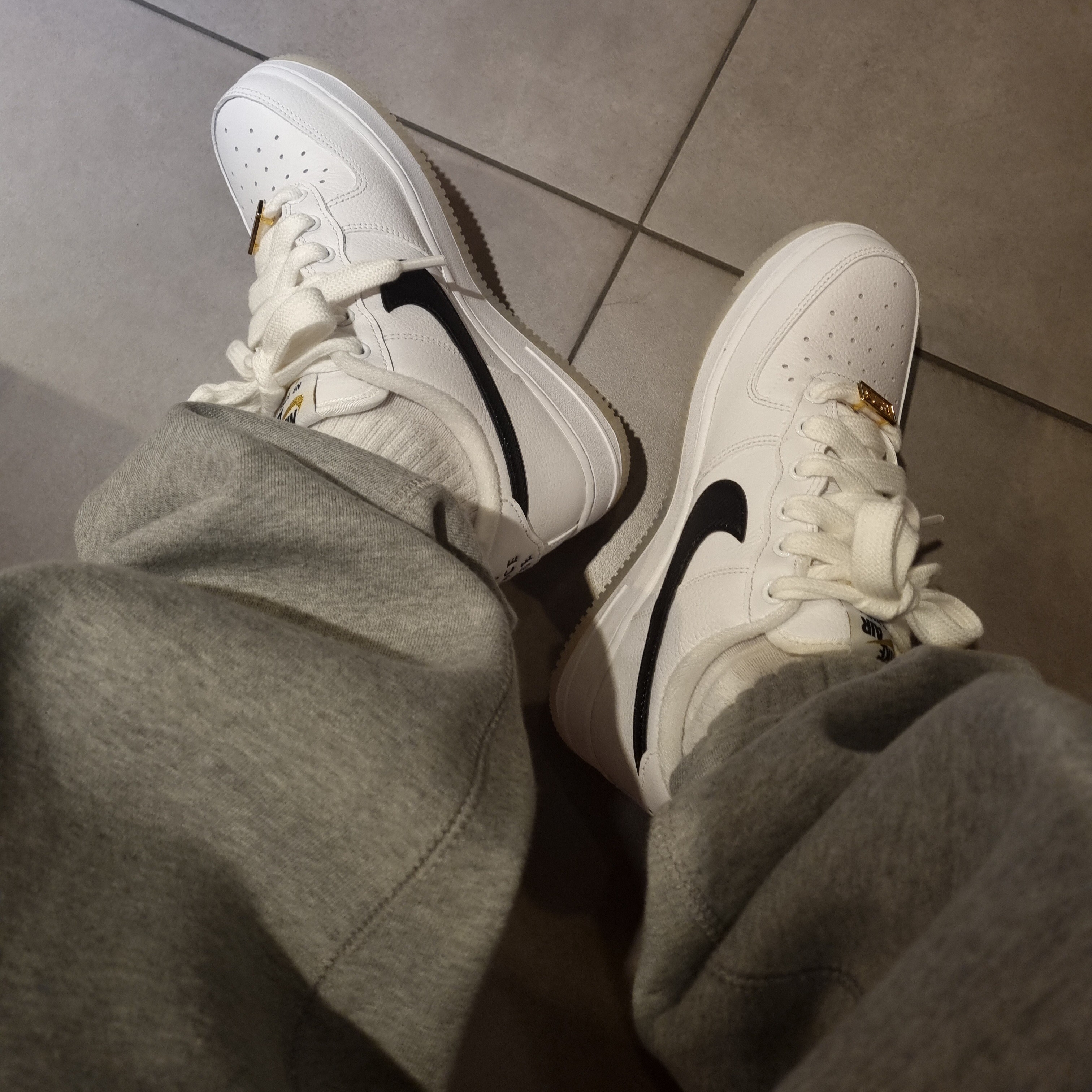 Nike Air Force 1 '07 PRM Bronx Origins 착용 스타일