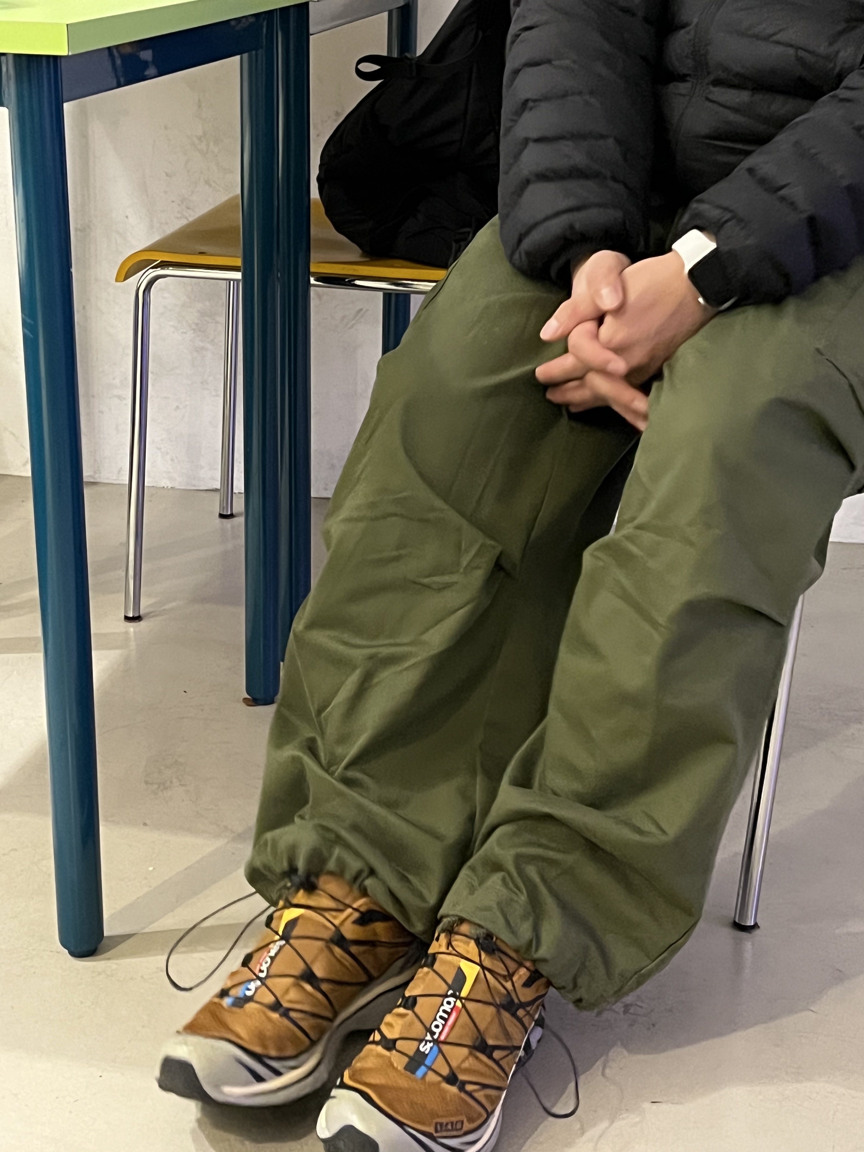Salomon x And Wander XT-6 Golden Oak 착용 스타일 - 3