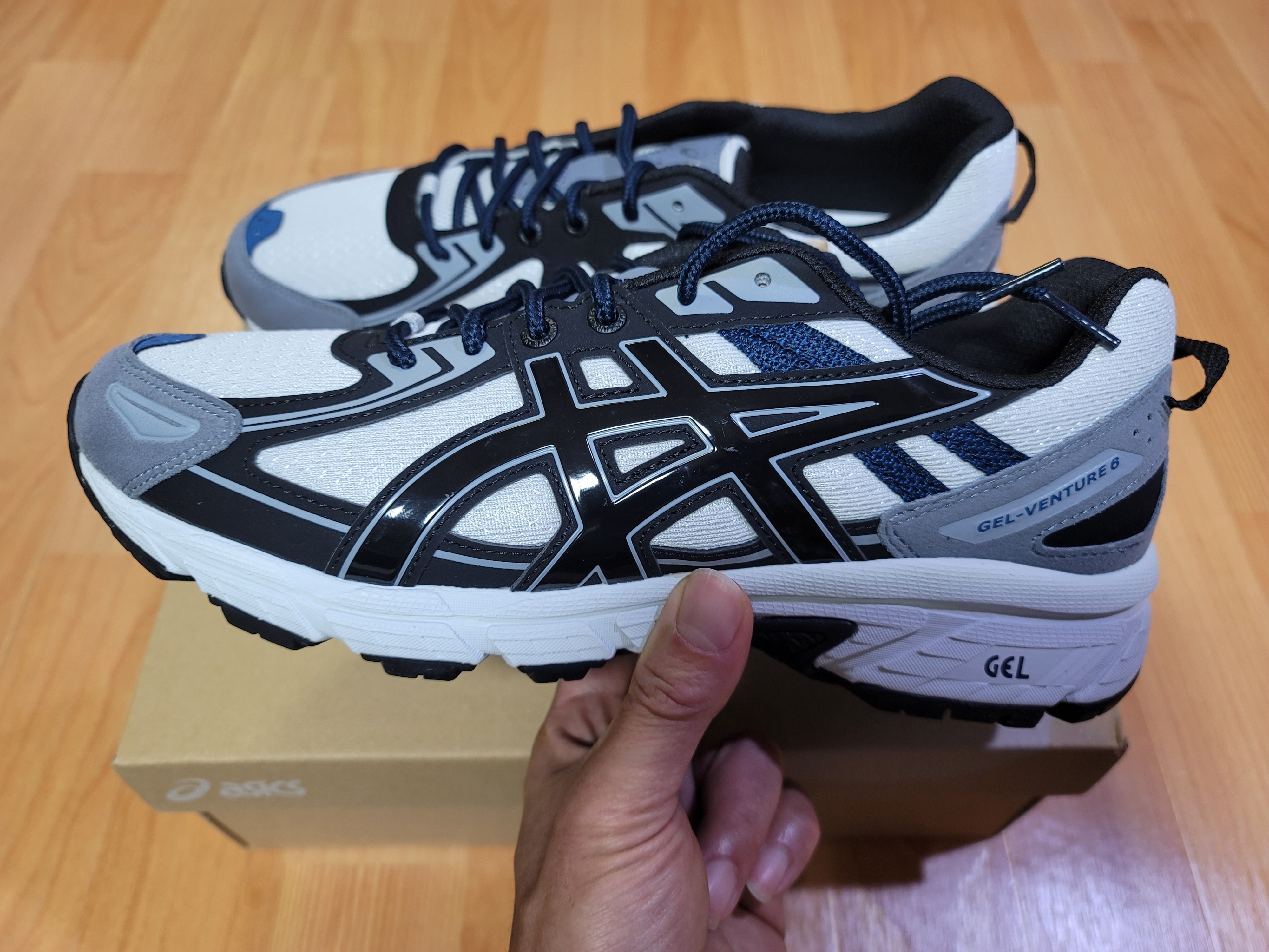 Asics Gel-Venture 6 SPS Glacier Grey 착용 스타일 - 1
