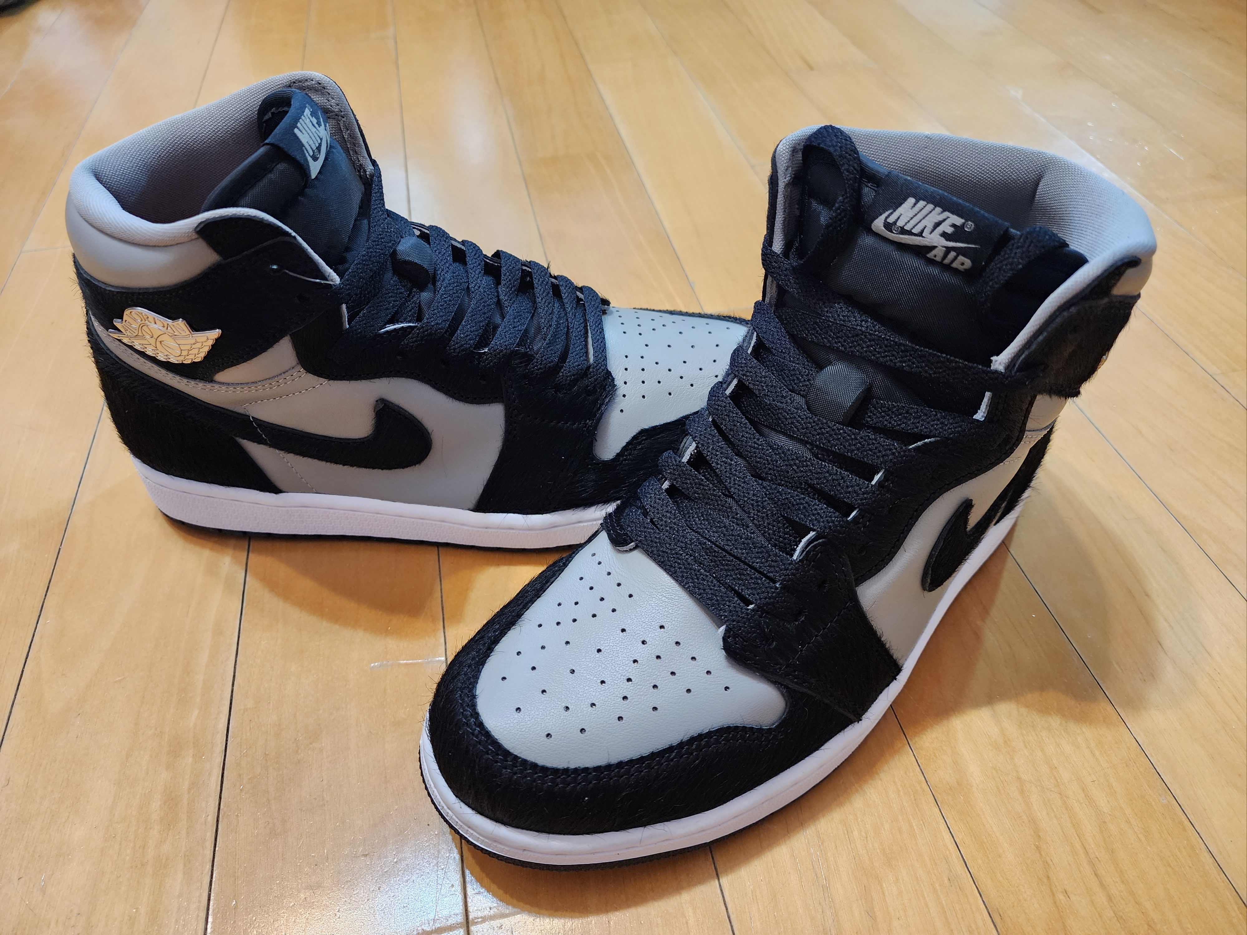 (W) Jordan 1 Retro High OG Medium Grey 착용 스타일 - 1