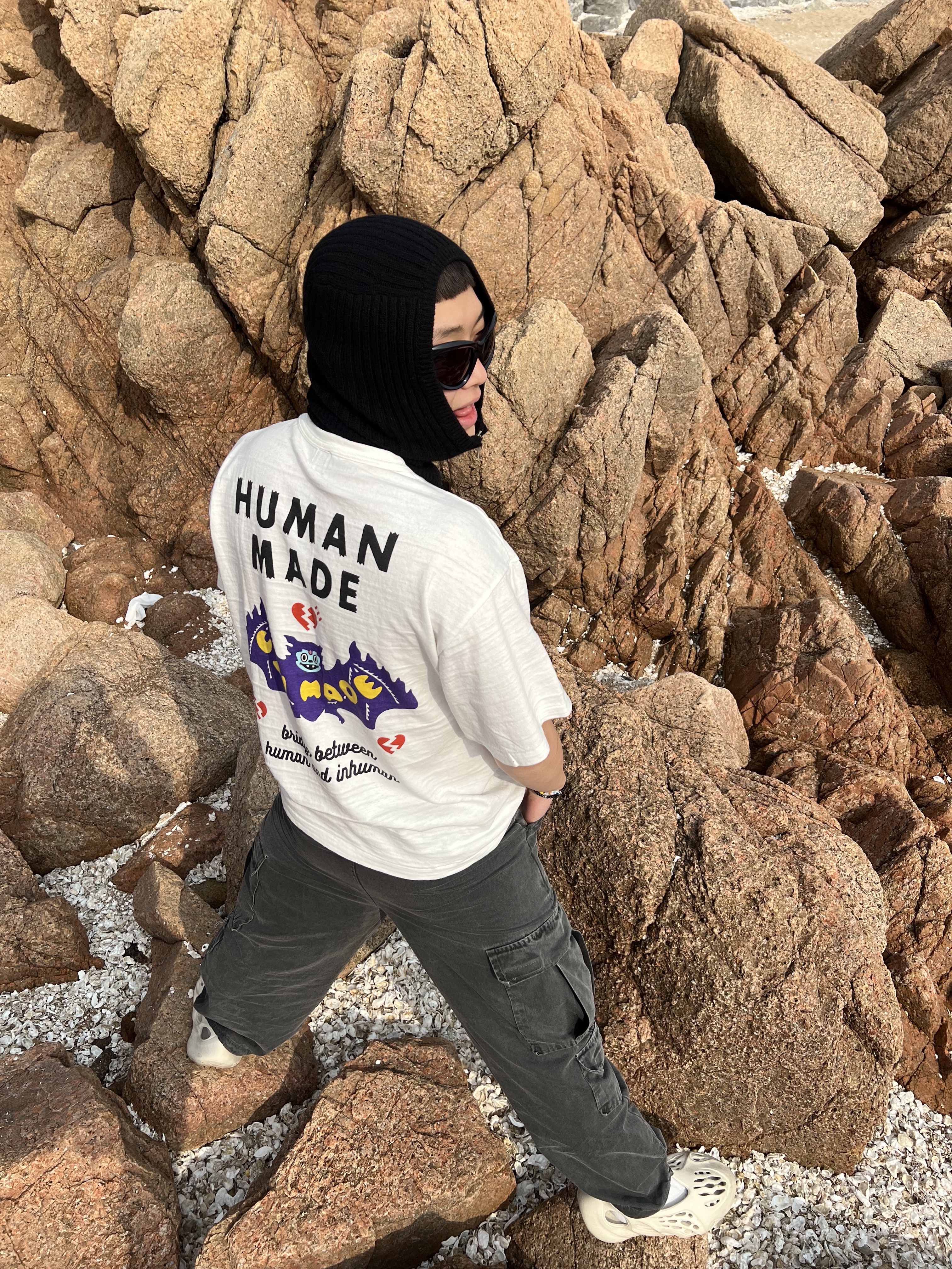 Human Made Uzi Made T-Shirt #1 White, Adidas Yeezy Foam RNNR Sand 착용 스타일 - 1