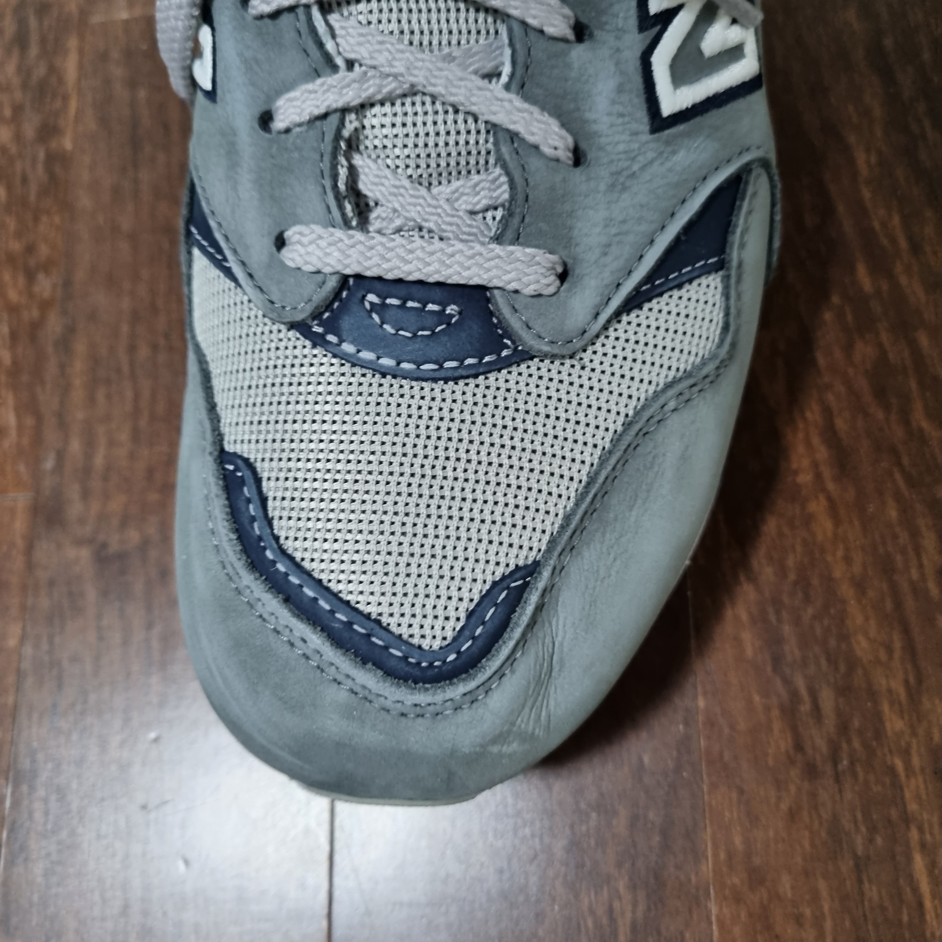 New Balance 1600 Premium Vintage Grey 착용 스타일 - 2