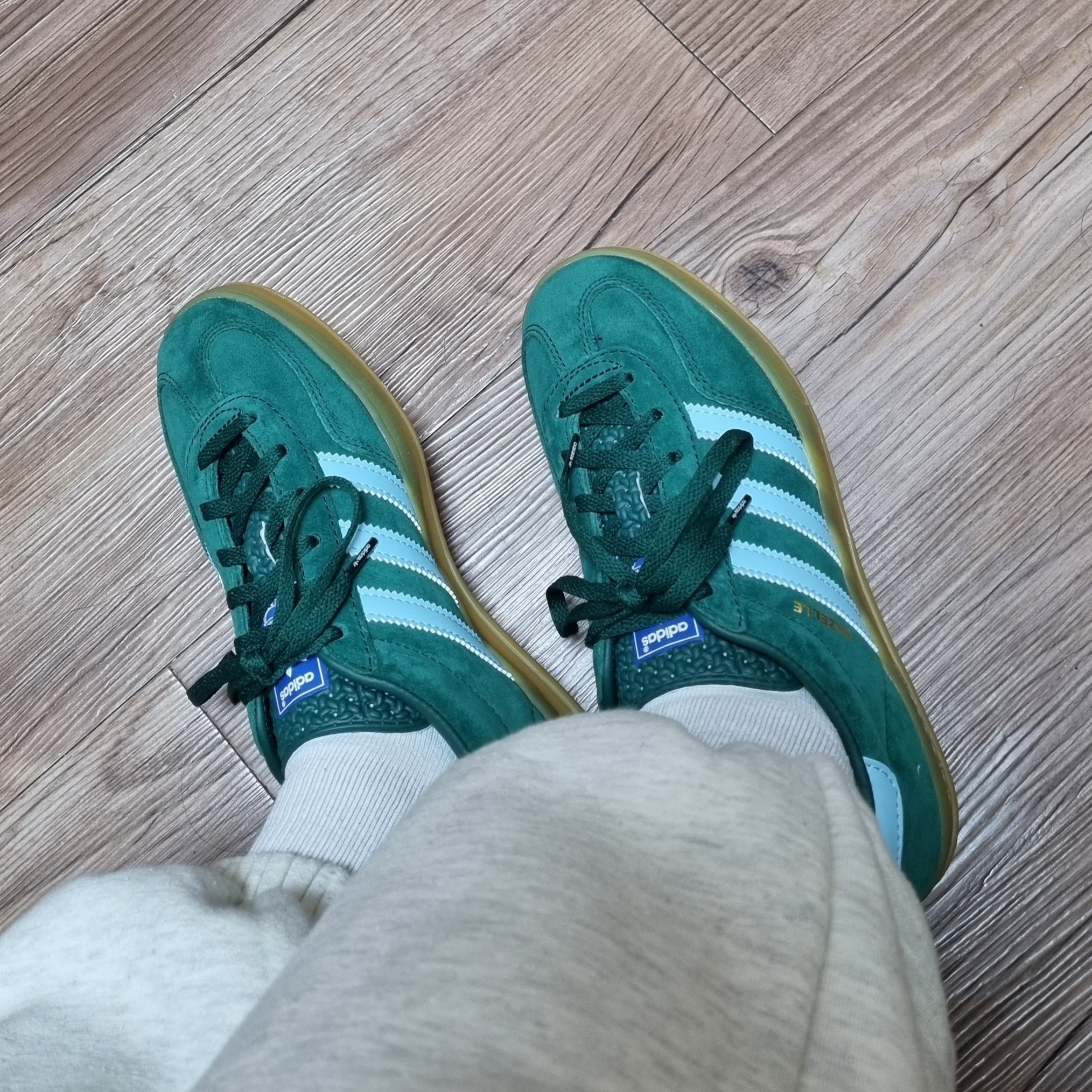 Adidas Gazelle Indoor Collegiate Green Hazy Sky 착용 스타일