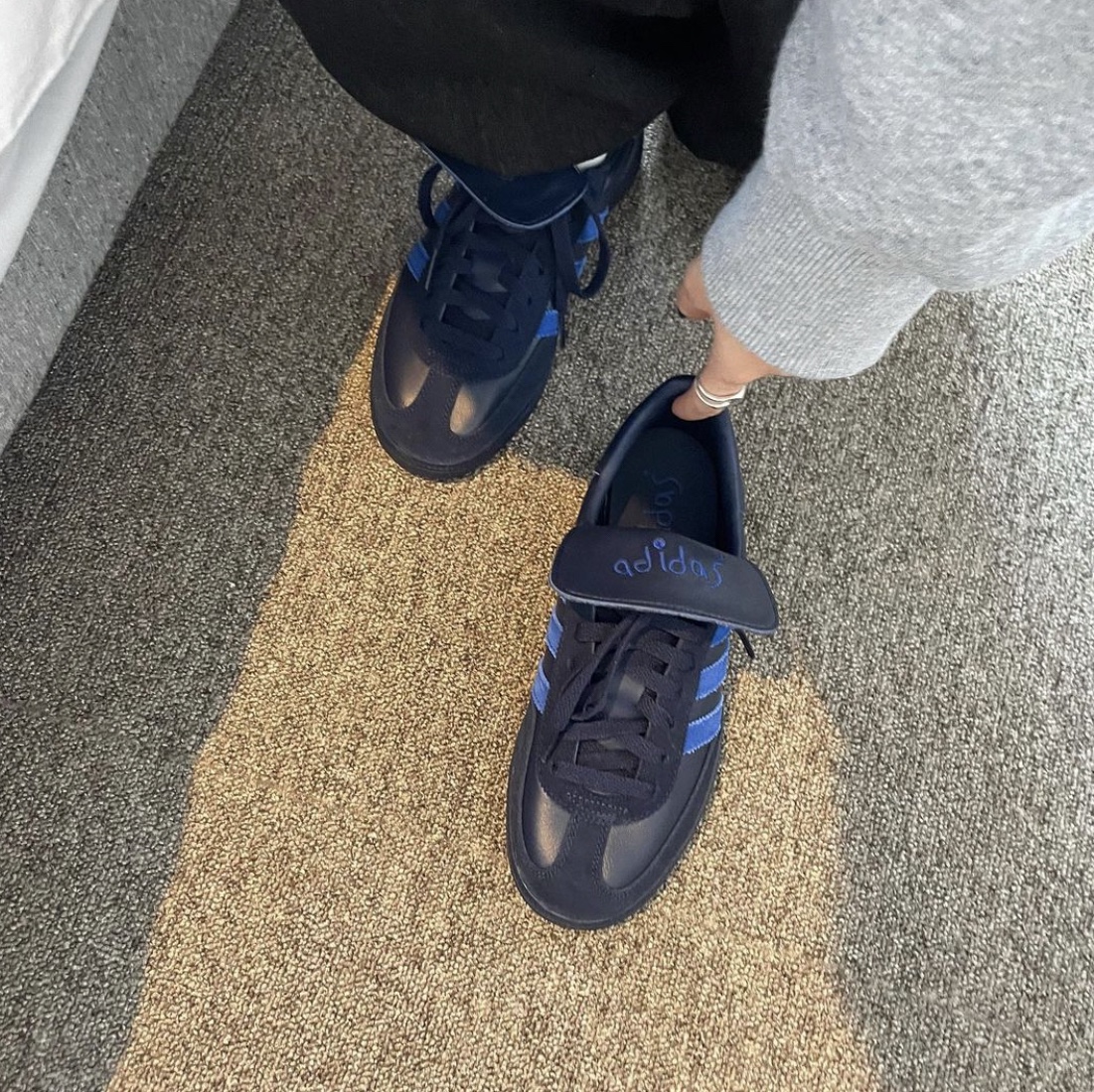 Adidas Spezial Handball Night Indigo Power Blue 착용 스타일