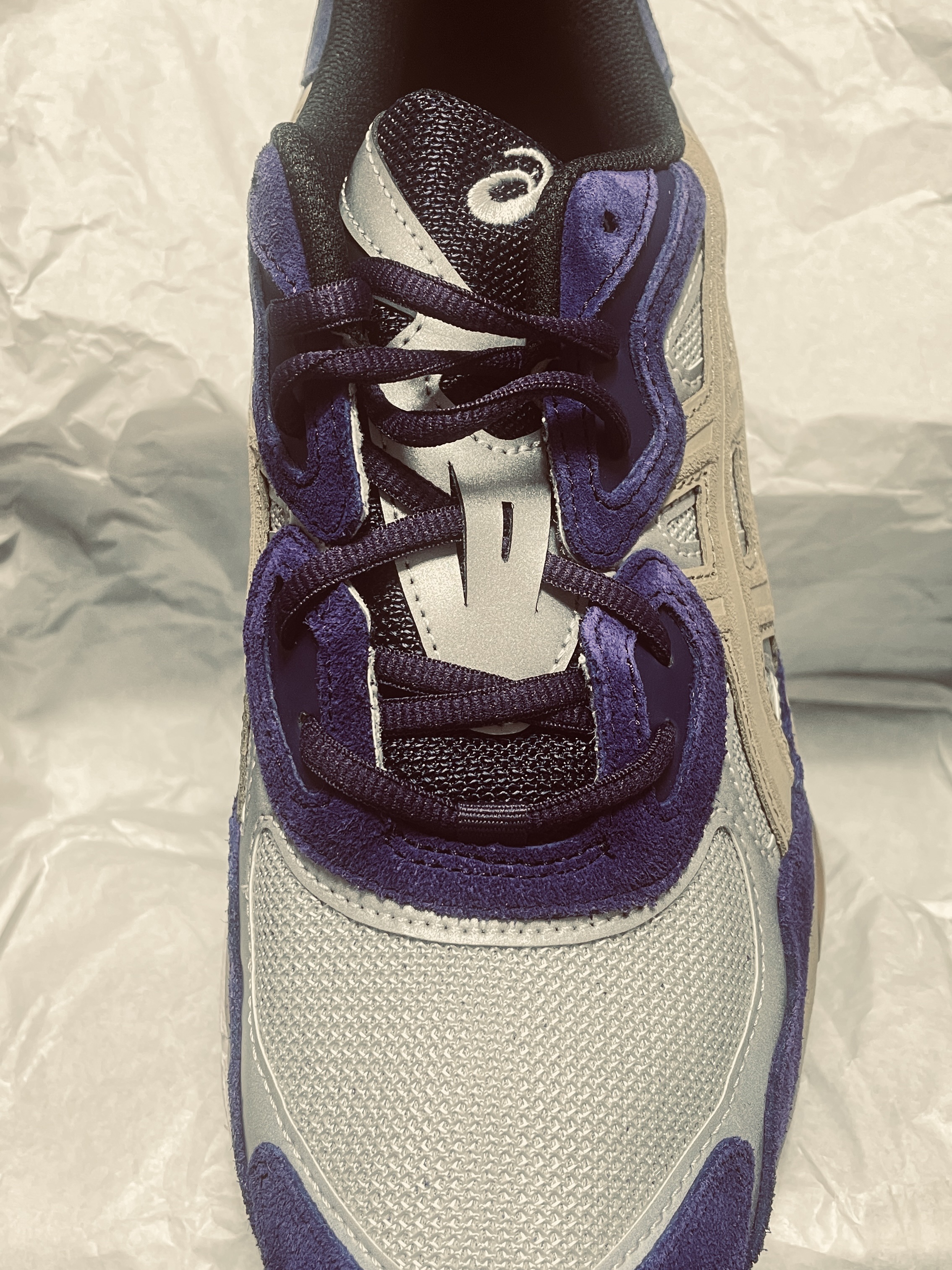 Asics x Awake NY Gel-NYC Pure Silver Gothic Grape 착용 스타일 - 4