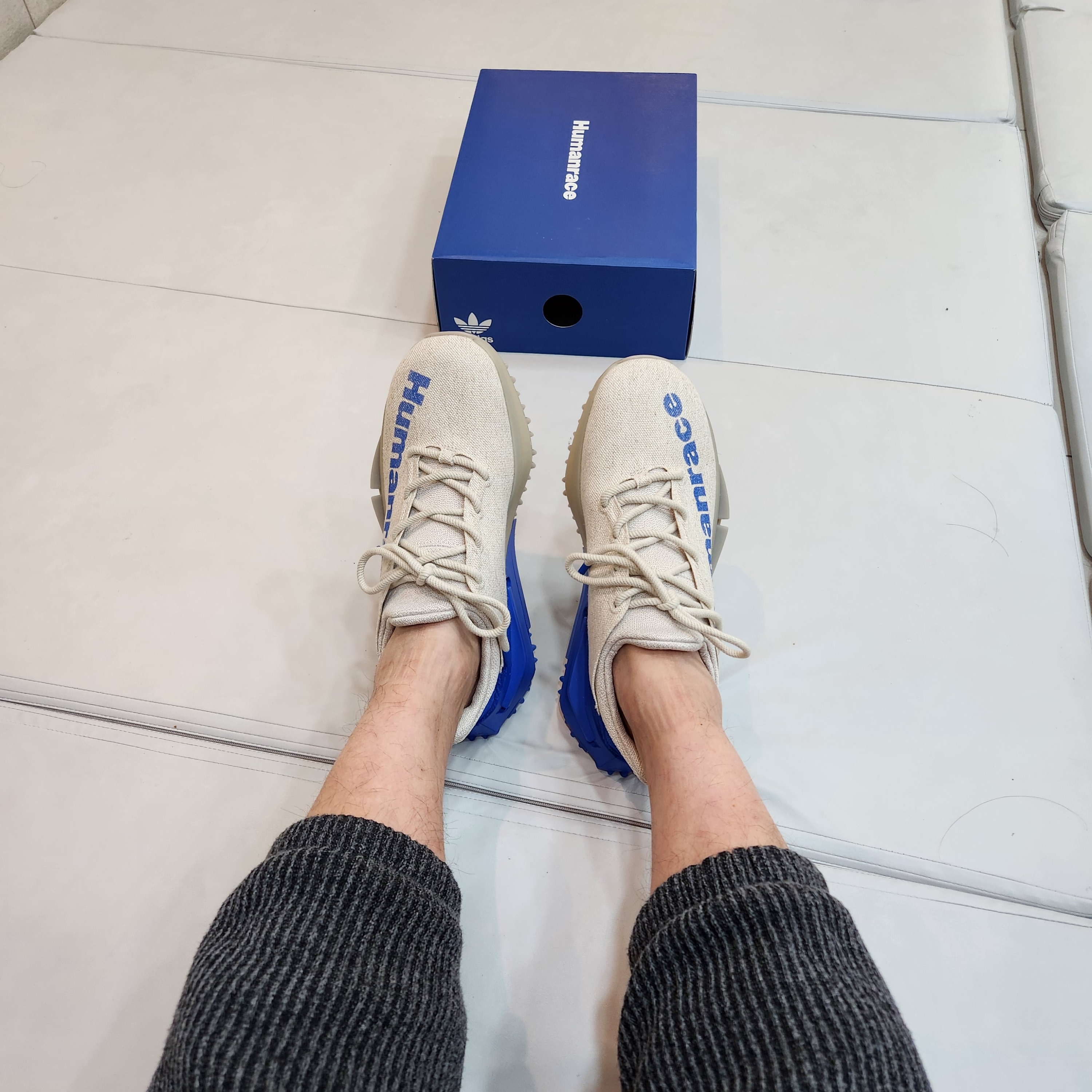 Adidas x Pharrell Williams Humanrace NMD S1 Mahbs Light Brown Bold Blue 착용 스타일