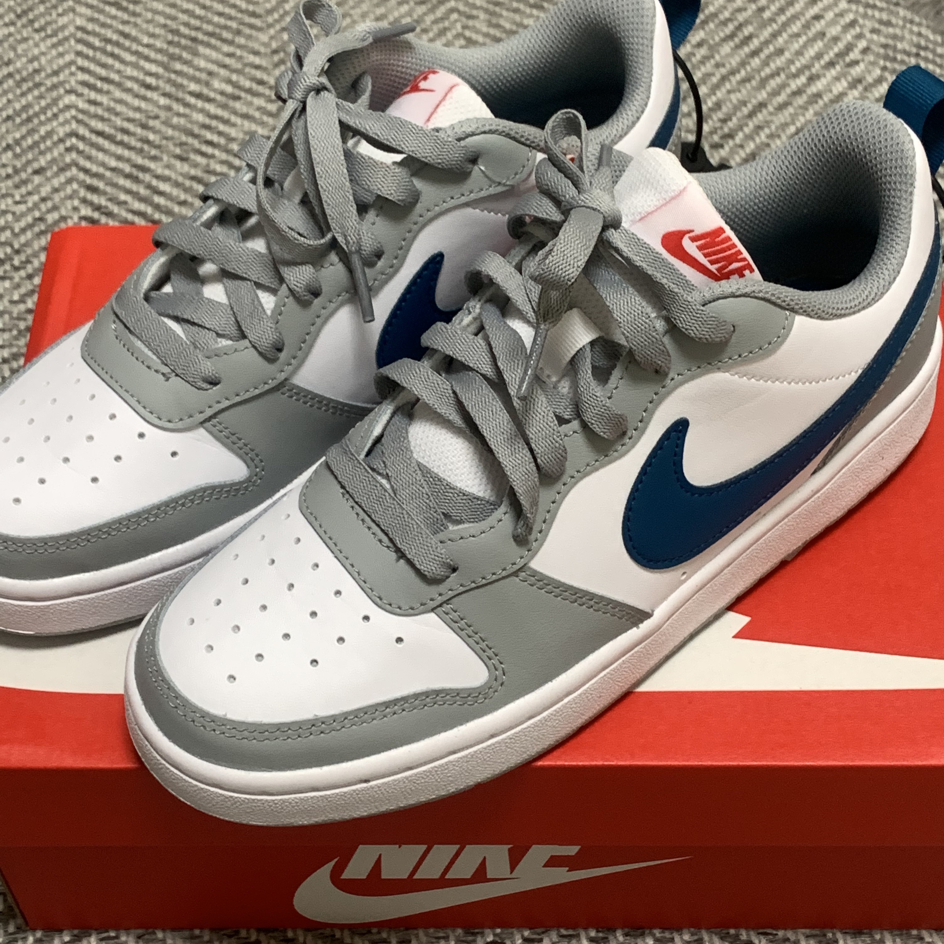 (GS) Nike Court Borough Low 2 Light Smoke Grey 착용 스타일