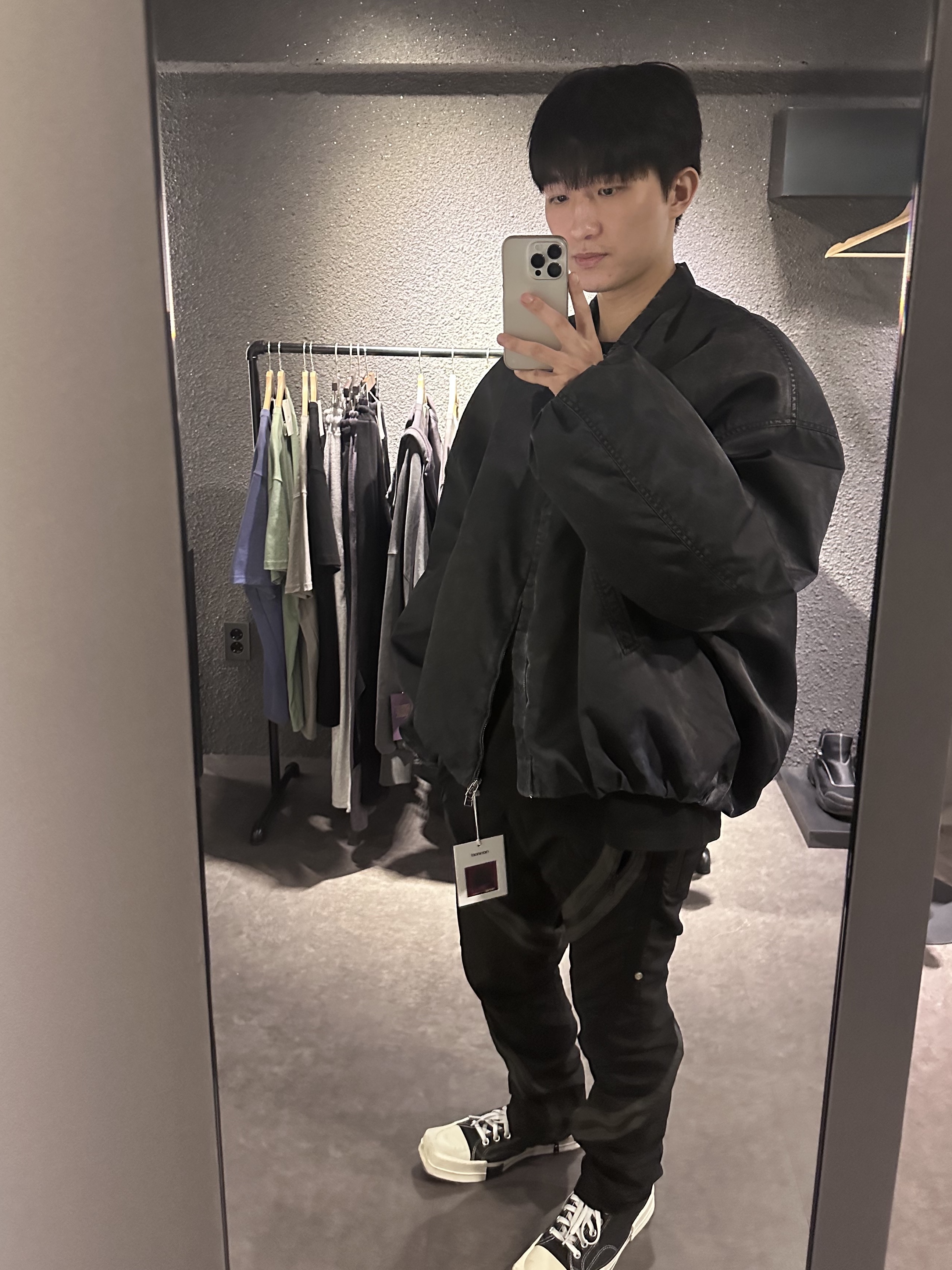 Undermycar Rumlow Back Zip Cotton Garment Bomber Dark Gull - 22FW, Converse x Drkshdw Turbodrk Chuck 70 Hi Black 착용 스타일 - 3