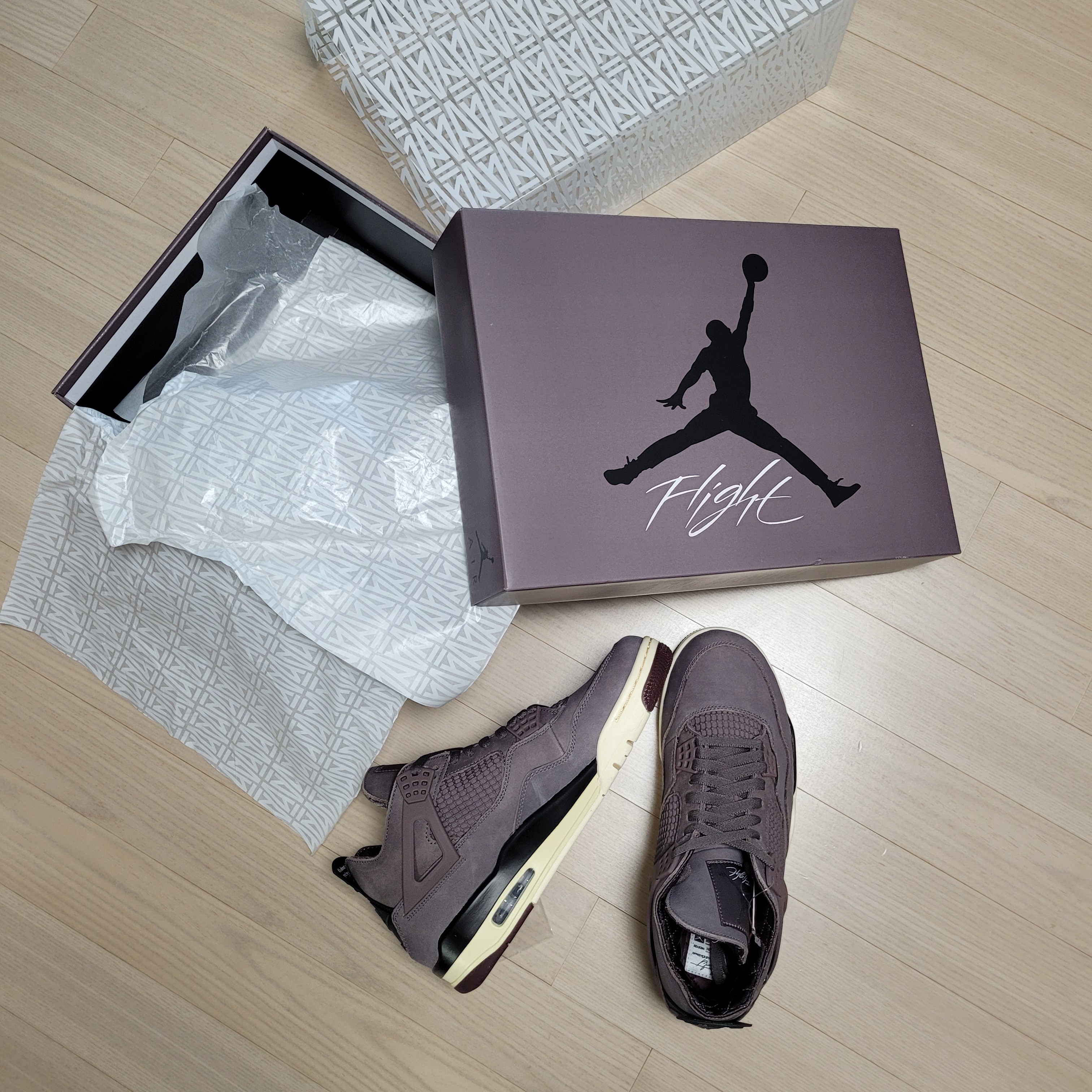 Jordan 4 x A Ma Maniere Retro Violet Ore 착용 스타일