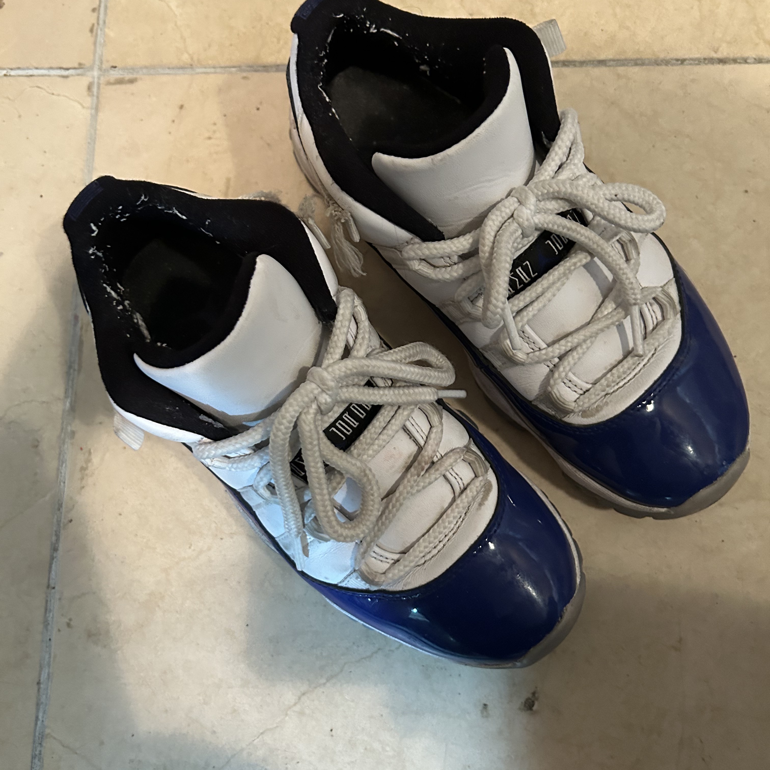 (W) Jordan 11 Retro Low Concord Sketch 착용 스타일