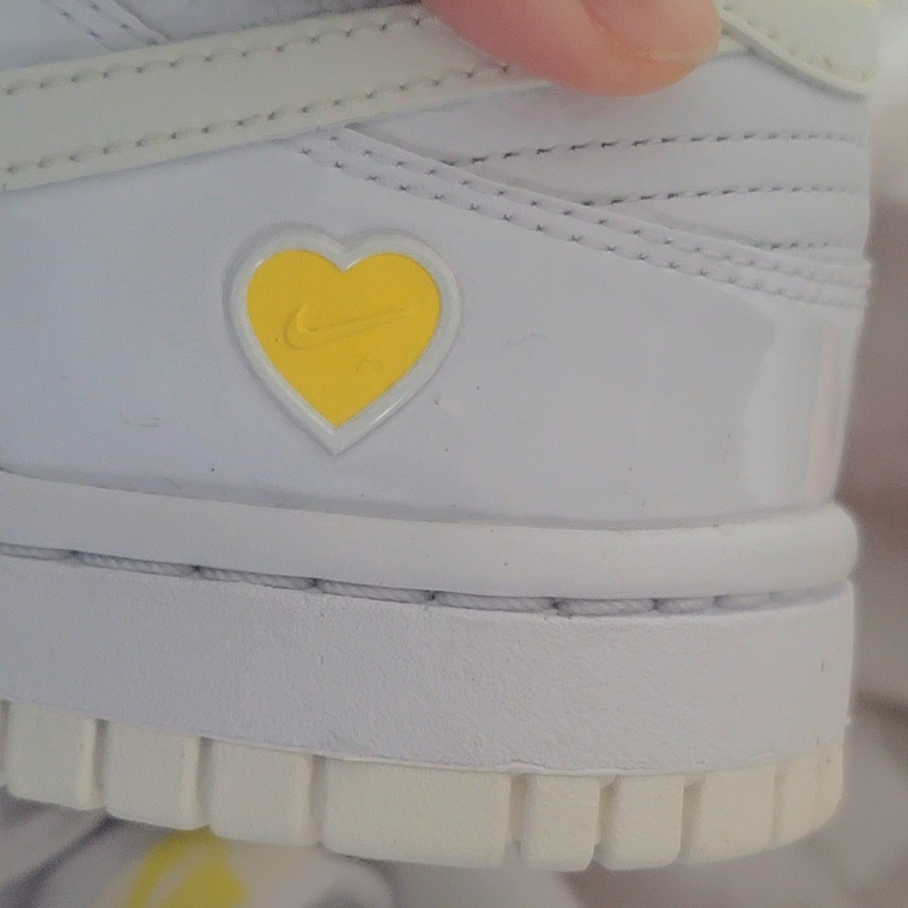 (W) Nike Dunk Low Valentine's Day White Optic Yellow 착용 스타일