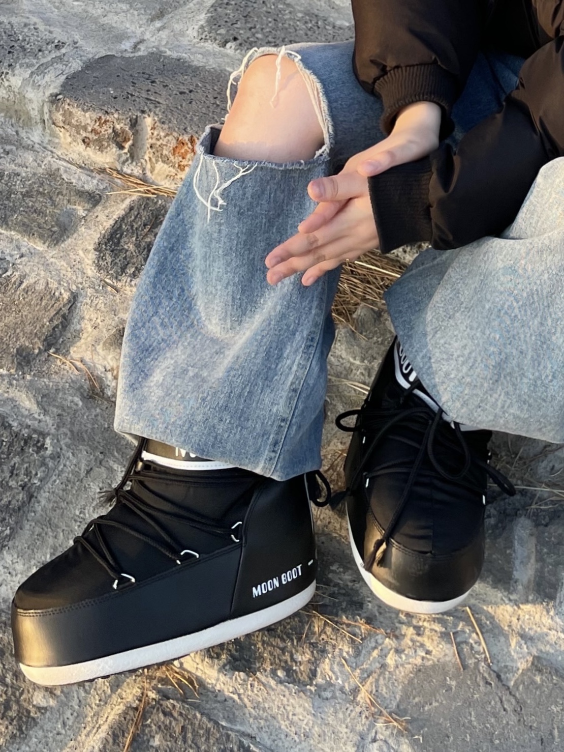 (W) Moon Boot Icon Low Nylon Boots Black 착용 스타일 - 3