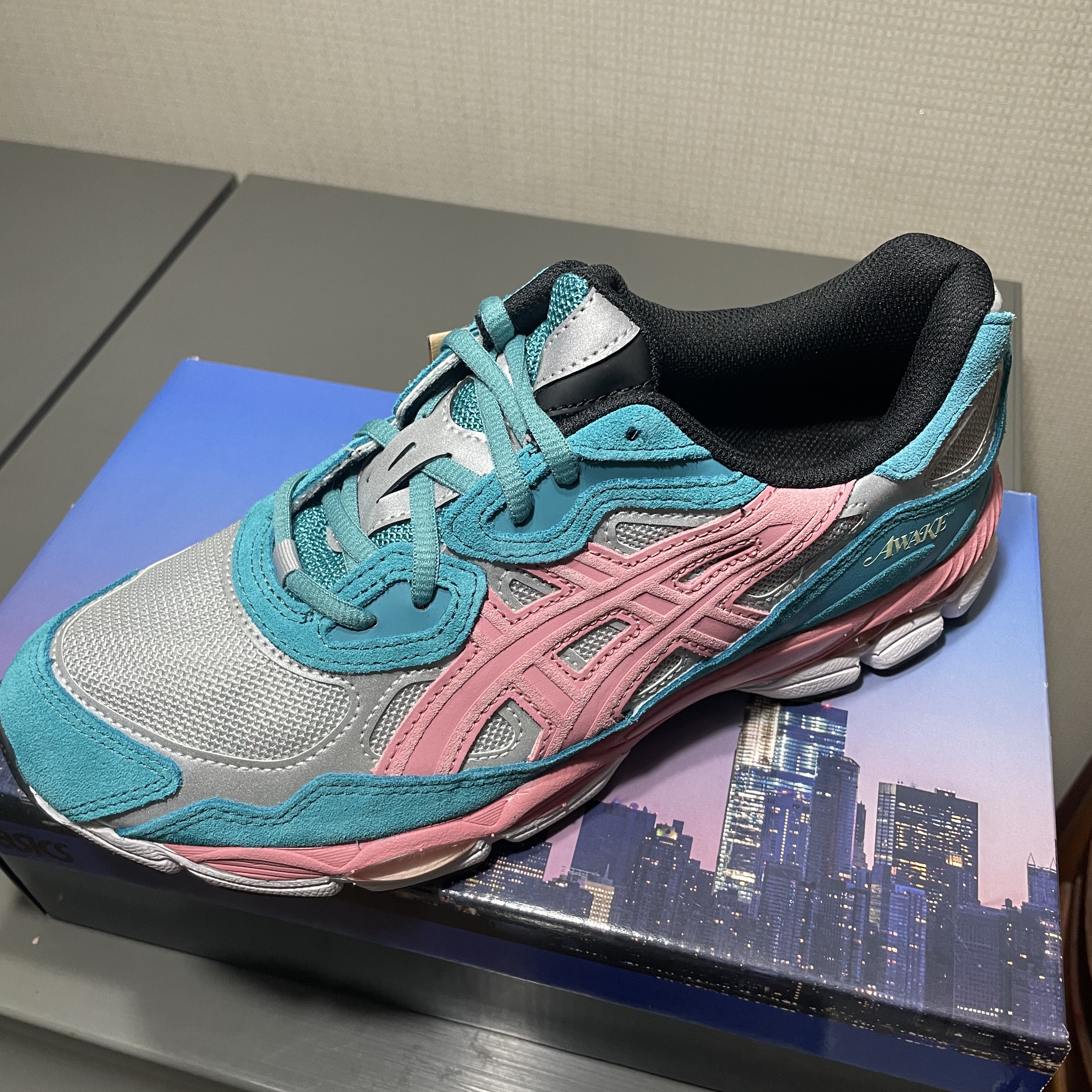 Asics x Awake NY Gel-NYC Pure Silver Green Blue Slate 착용 스타일