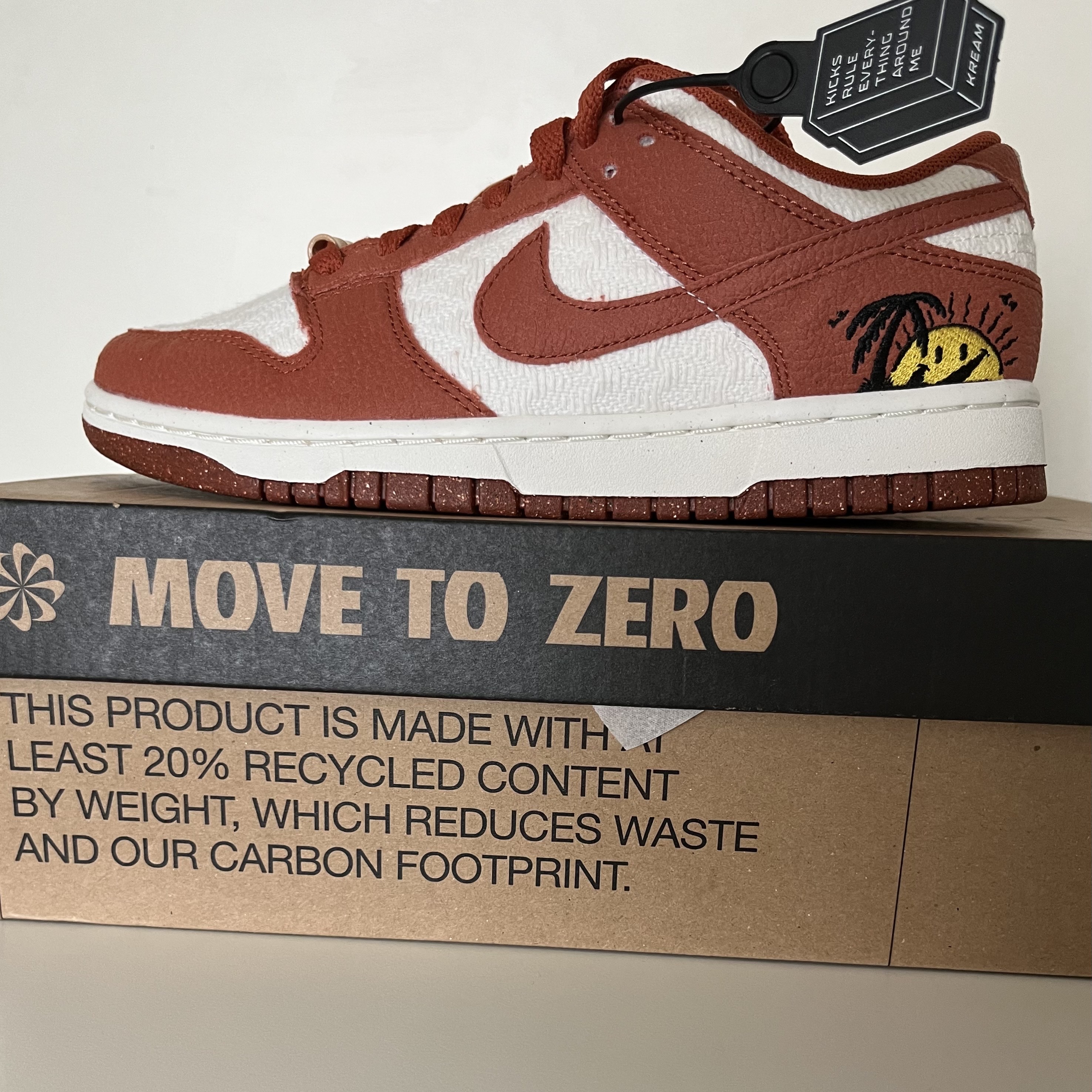 (W) Nike Dunk Low SE Sun Club Burnt Sunrise 착용 스타일