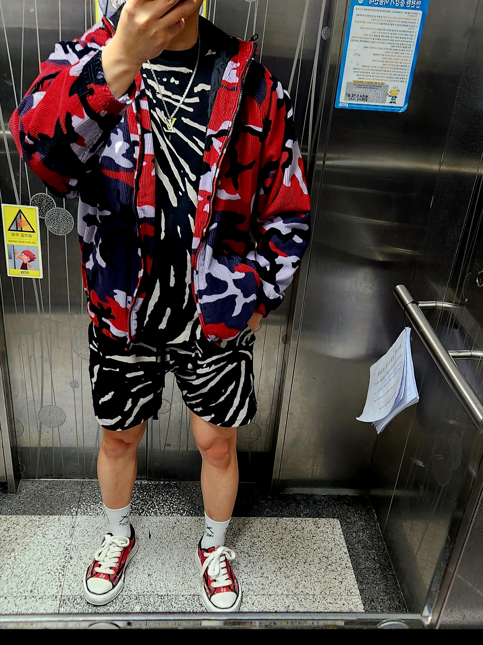 Maison Mihara Yasuhiro Peterson OG Sole Canvas Bandana Low-top Sneakers Red, Supreme x Nike Arc Corduroy Hooded Jacket Red Camo - 22SS 착용 스타일