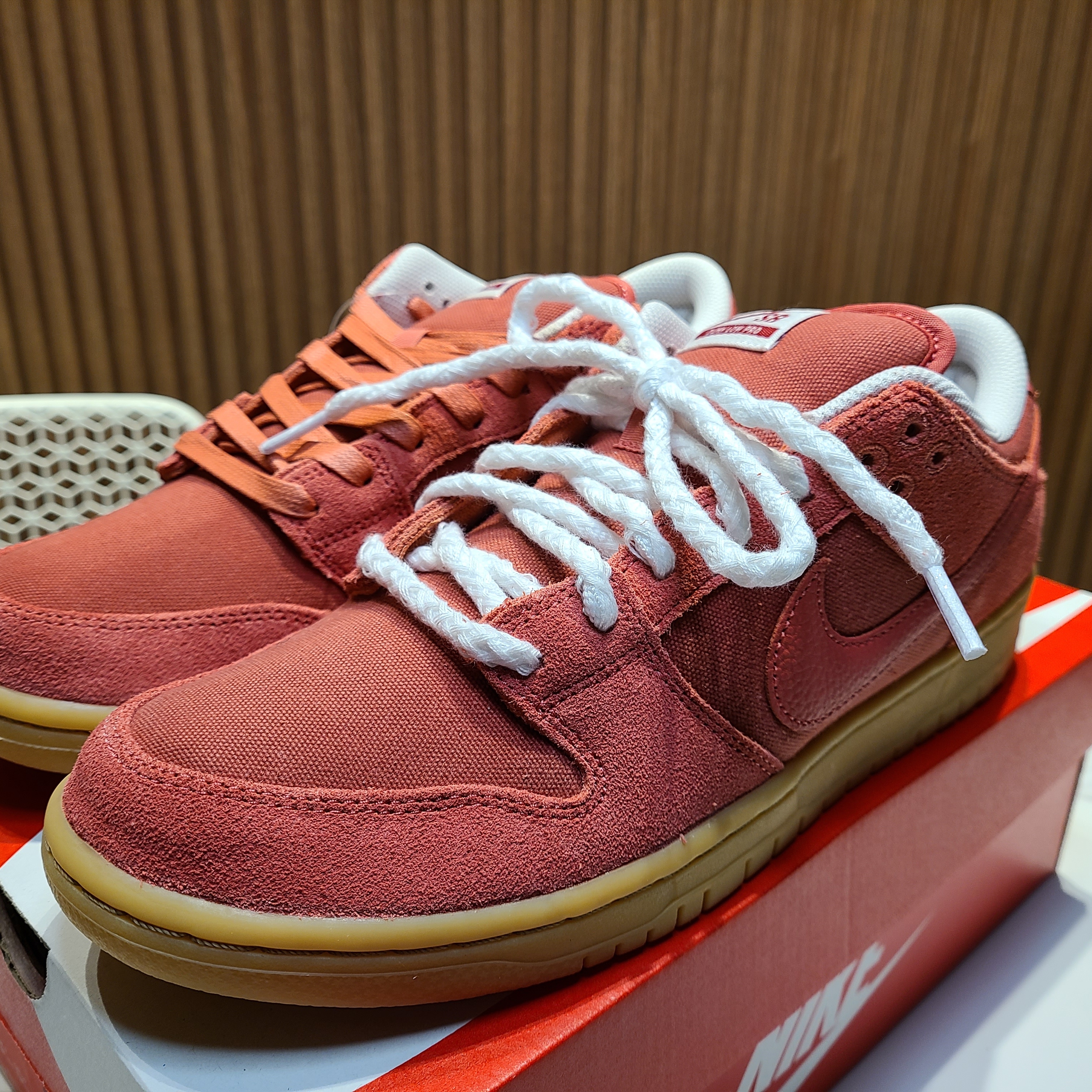 Nike SB Dunk Low Adobe 착용 스타일 - 1