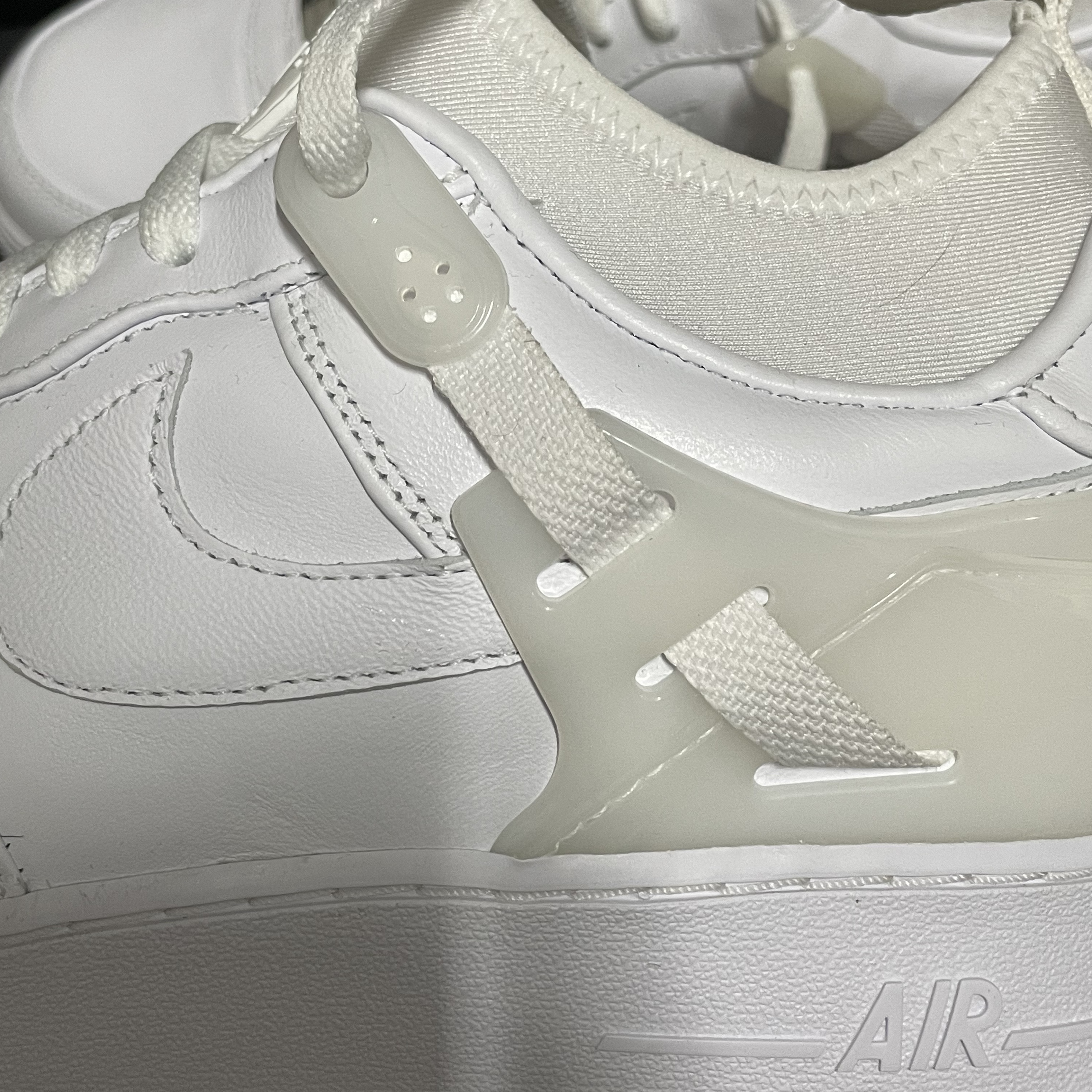 Nike x Undercover Air Force 1 Low SP White 착용 스타일 - 1