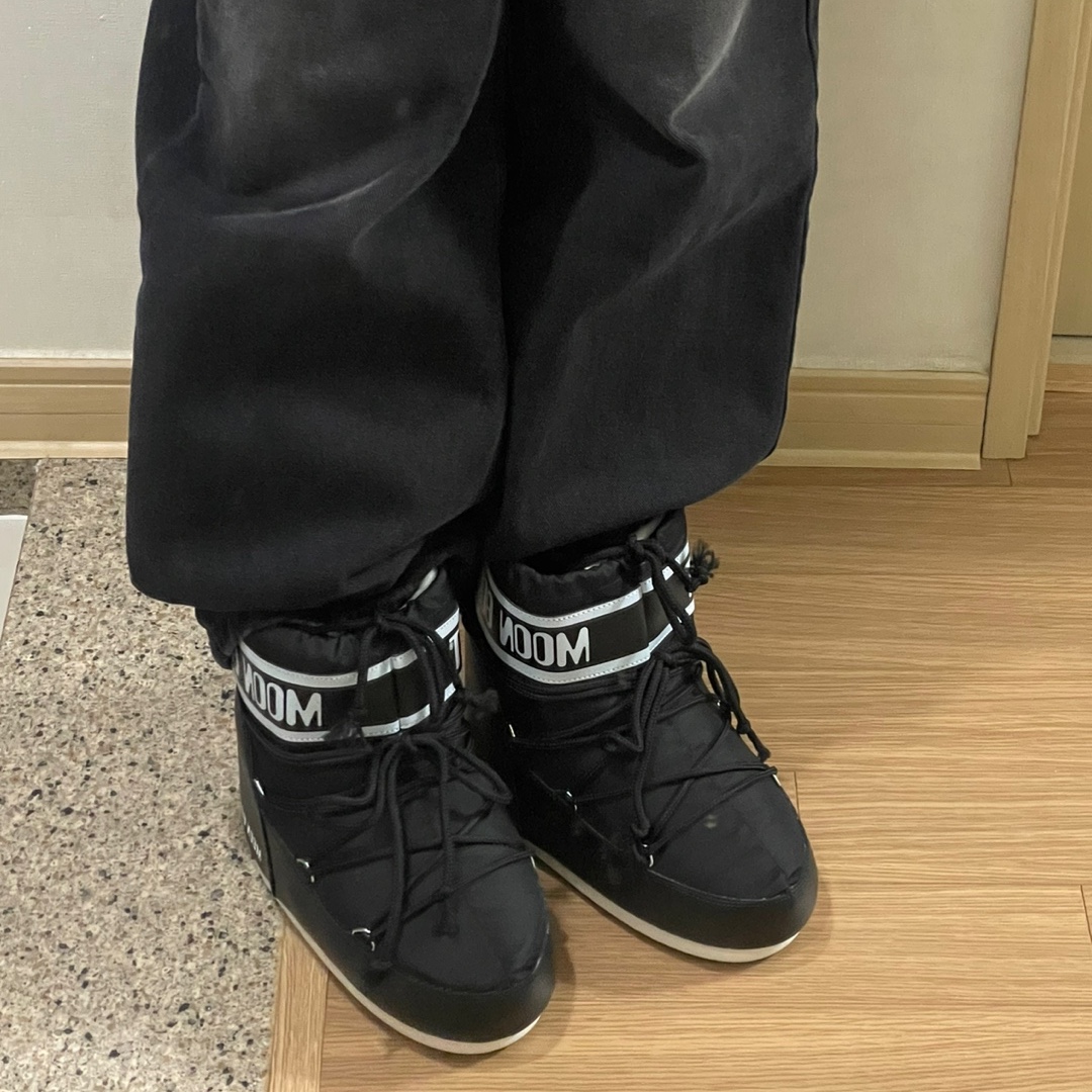 (W) Moon Boot Icon Low Nylon Boots Black 착용 스타일 - 2