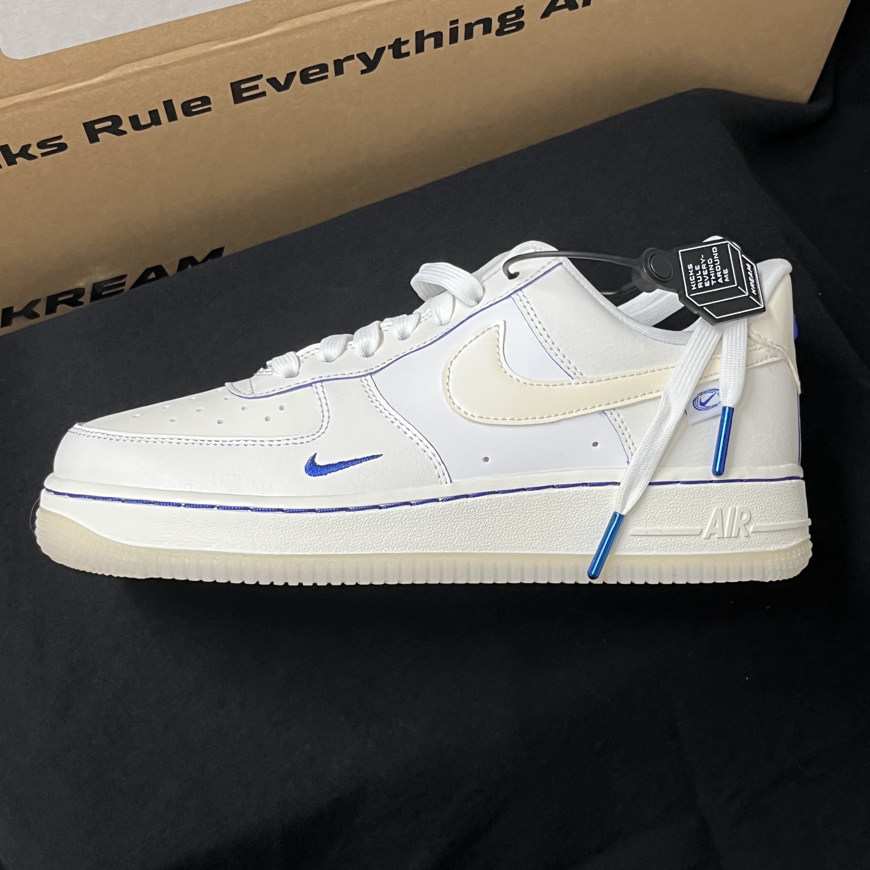(W) Nike Air Force 1 '07 LX Game Royal Sail 착용 스타일