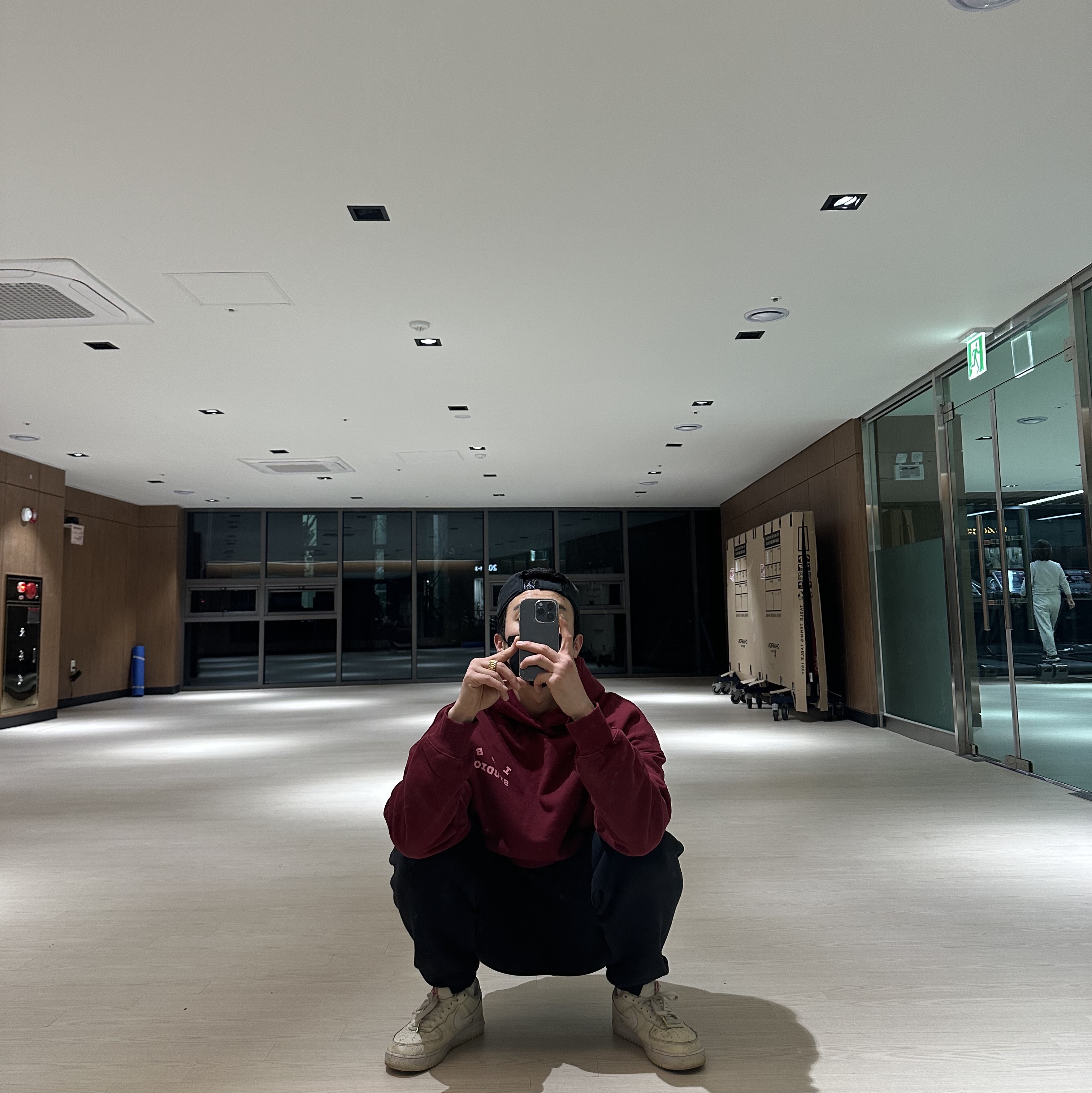 IAB Studio Hoodie Raspberry, Nike NRG Solo Swoosh Fleece Pants Black - US/EU 착용 스타일