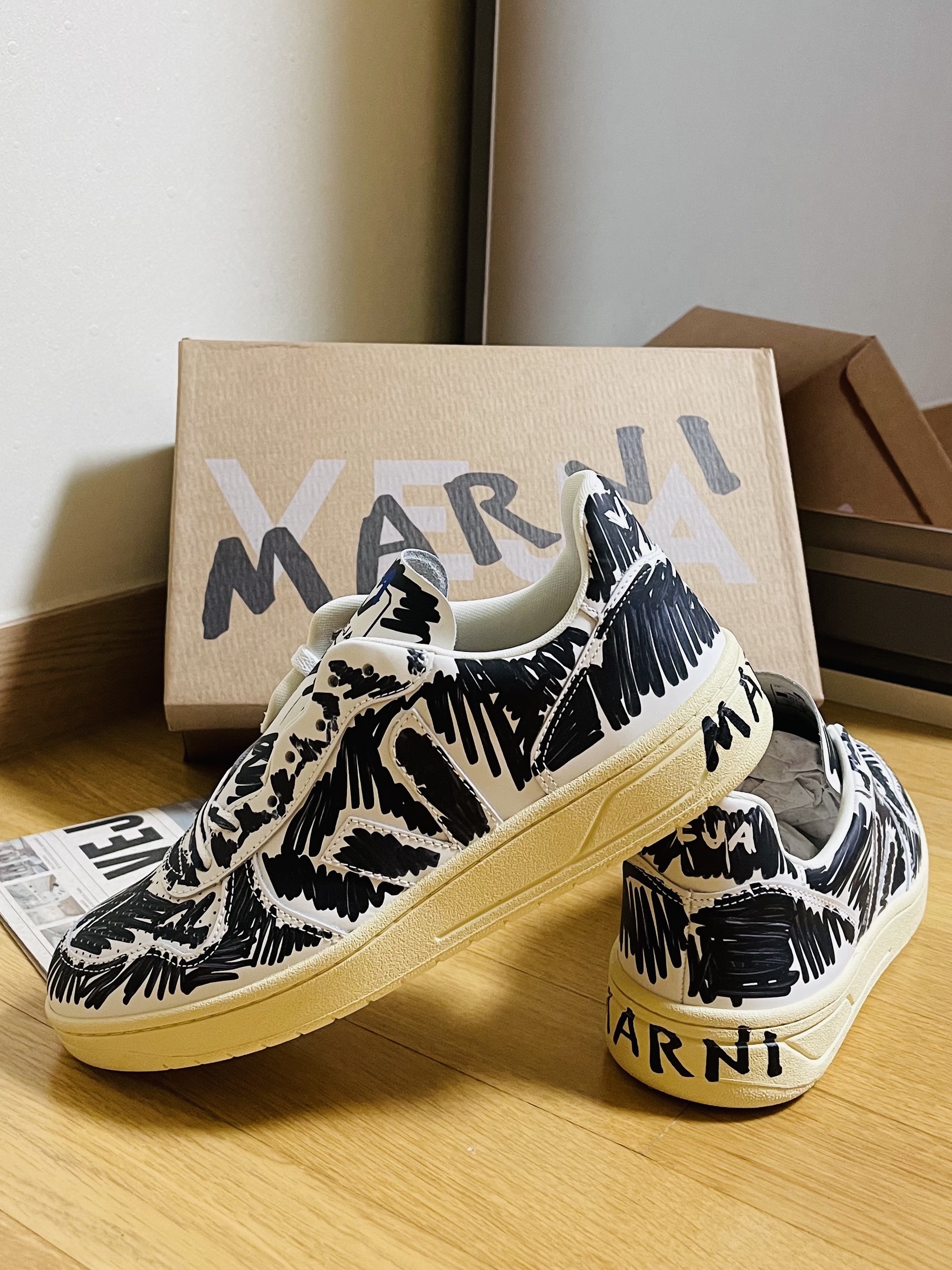 (W) Marni x Veja V-10 Black, (W) Marni x Veja V-15 Black 착용 스타일