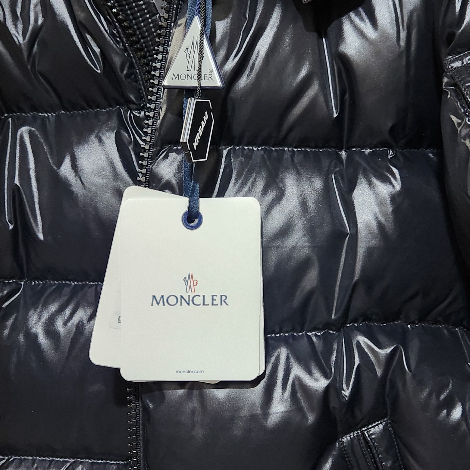 Moncler Maya Short Down Jacket Black - 22FW 착용 스타일 - 1