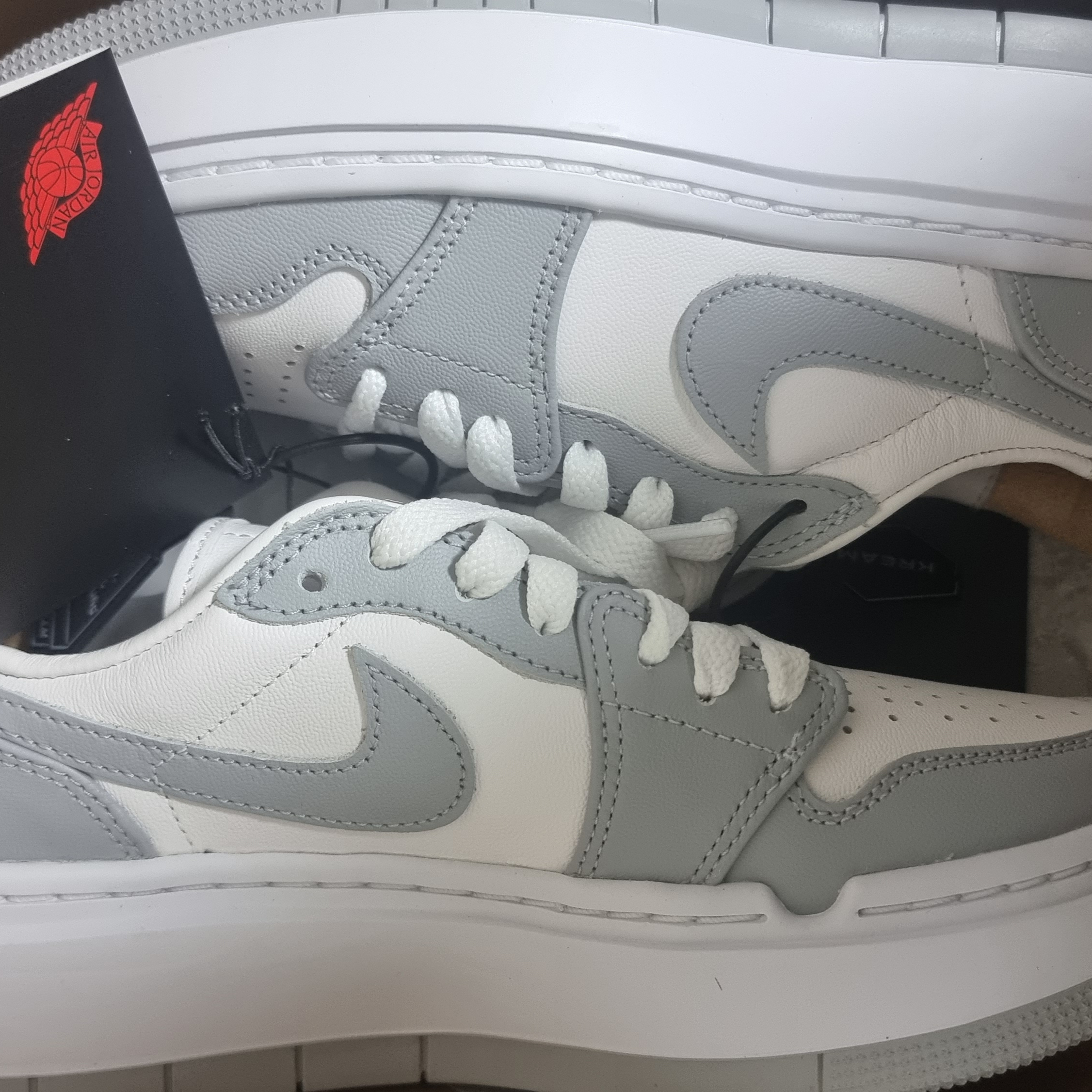 (W) Jordan 1 Elevate Low White and Wolf Grey 착용 스타일