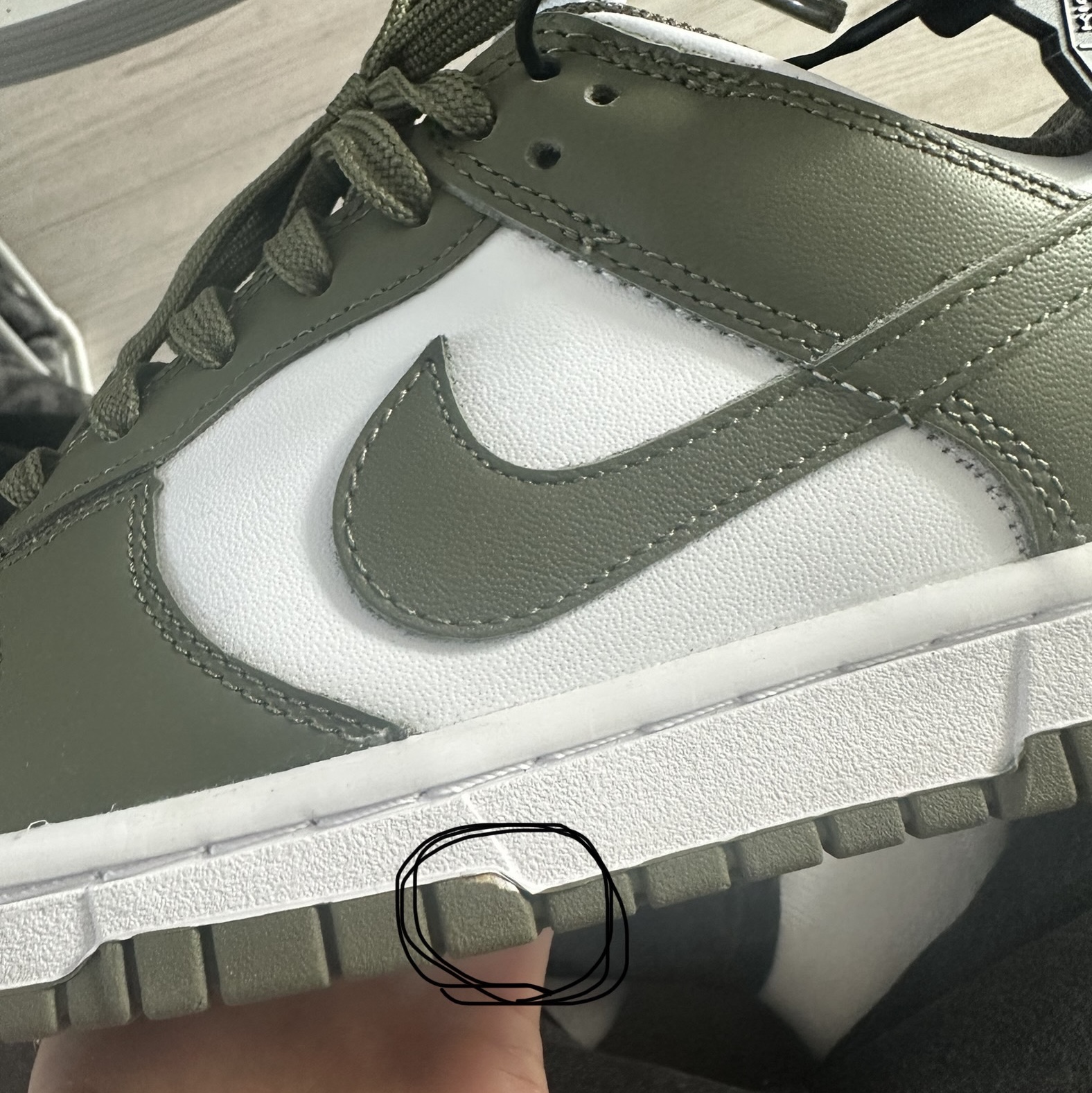(W) Nike Dunk Low Medium Olive 착용 스타일 - 1