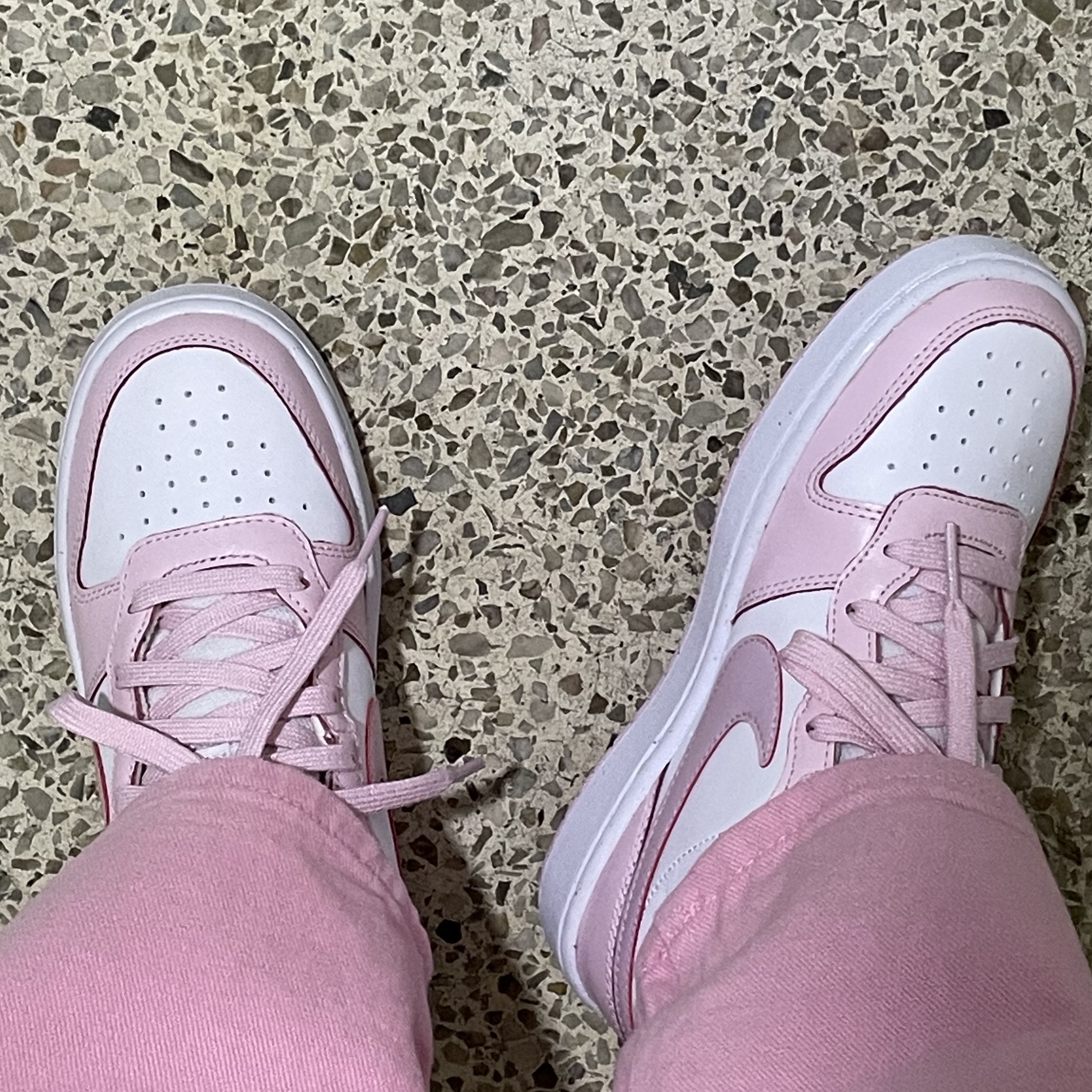 (GS) Nike Court Borough 2 SE White Pink Foam 착용 스타일
