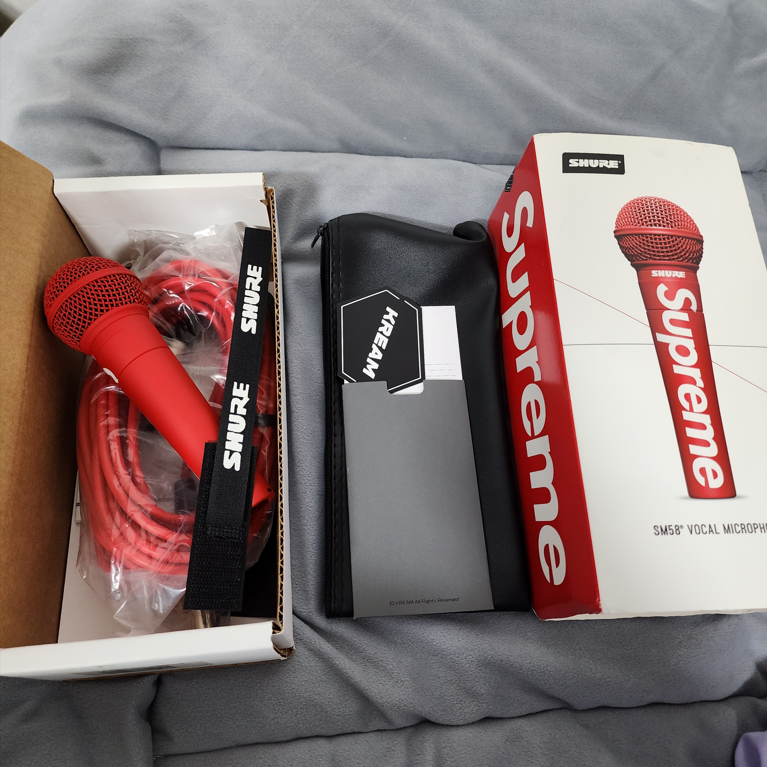 Supreme x Shure SM58 Vocal Microphone Red - 20FW 착용 스타일