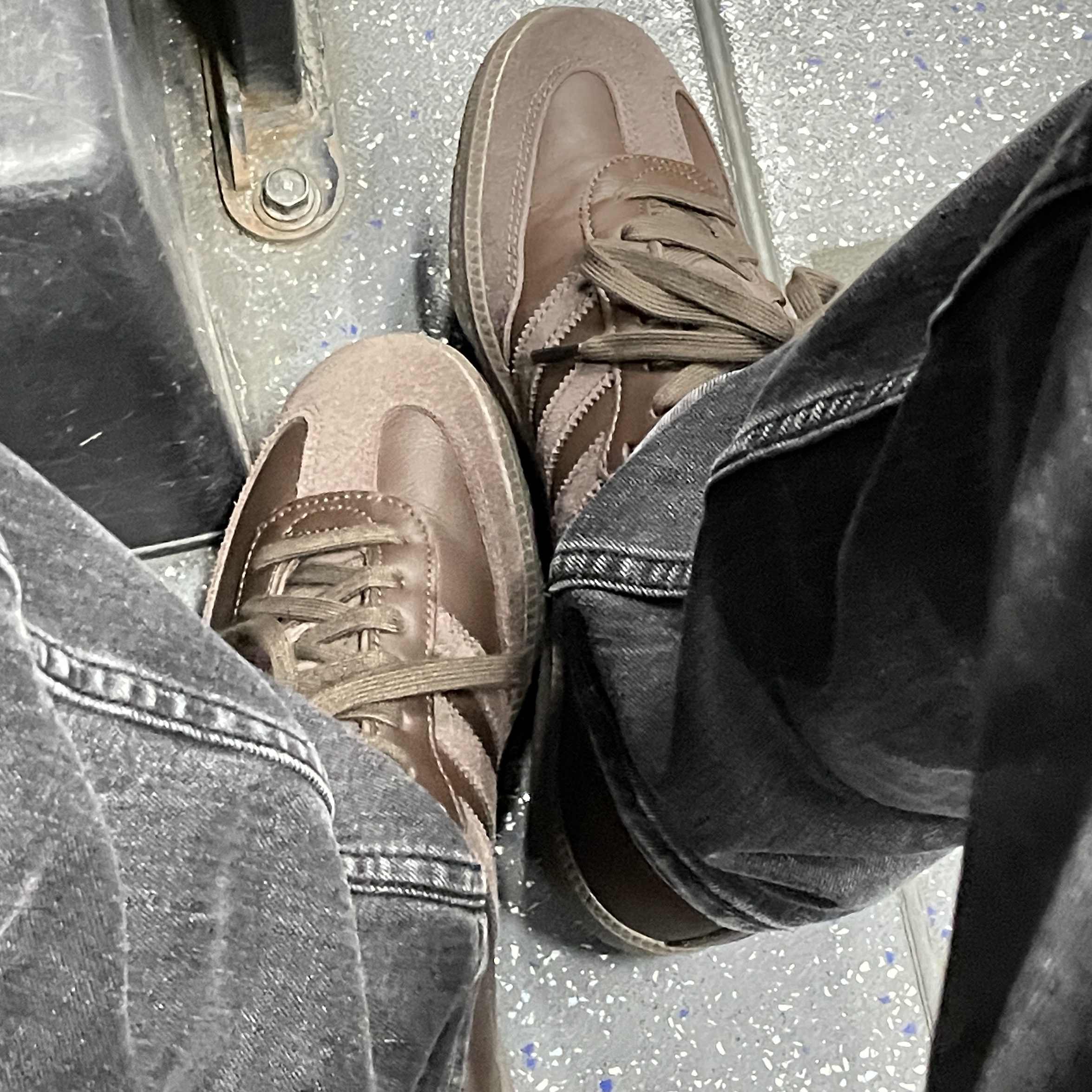 Adidas Samba Brown 착용 스타일 - 2