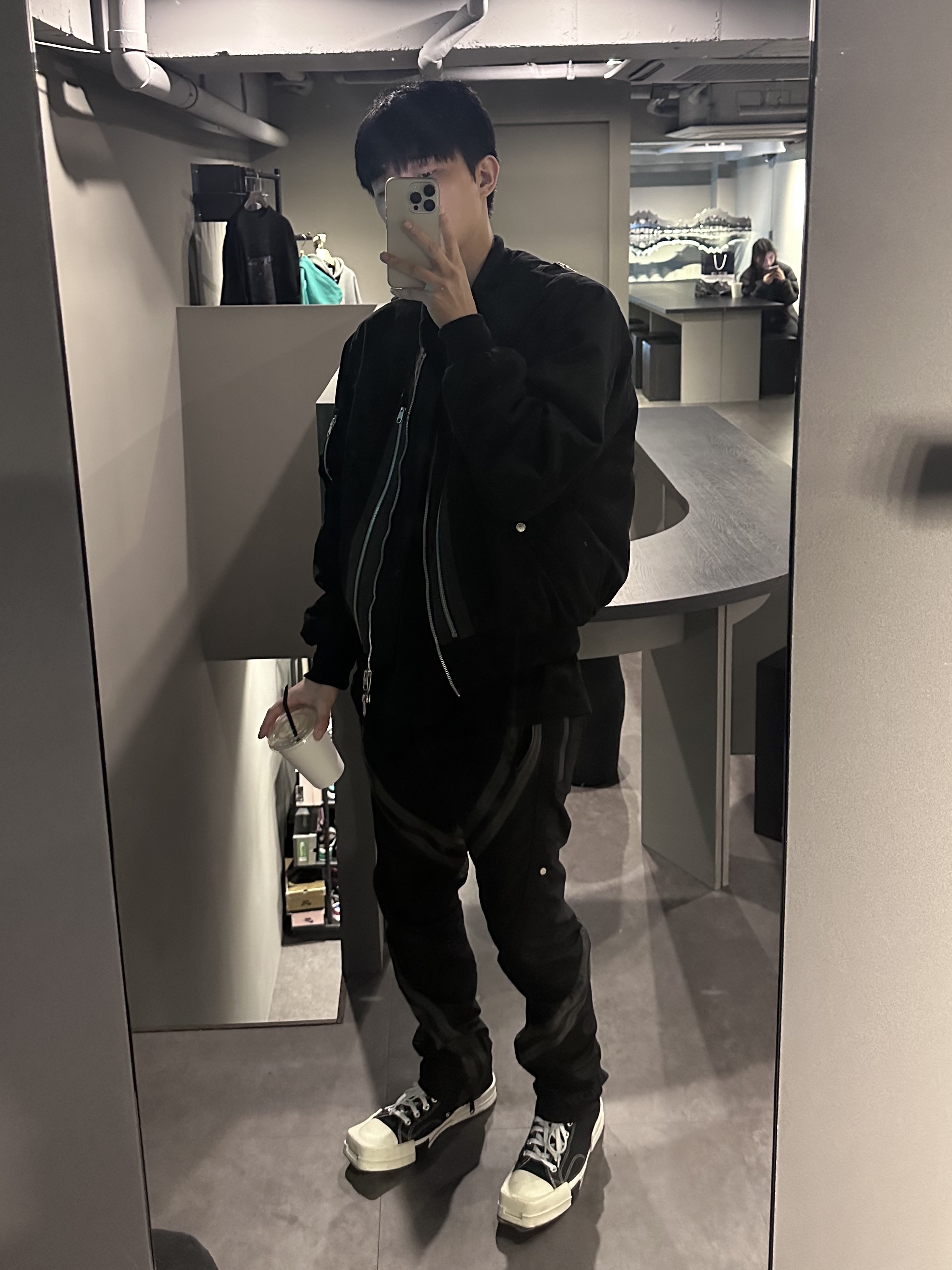 Undermycar Rumlow Back Zip Cotton Garment Bomber Dark Gull - 22FW, Converse x Drkshdw Turbodrk Chuck 70 Hi Black 착용 스타일 - 1