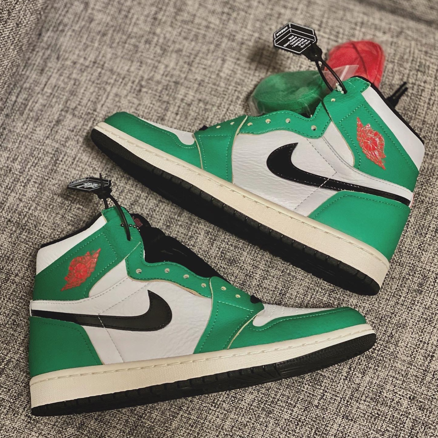 (W) Jordan 1 Retro High OG Lucky Green 착용 스타일