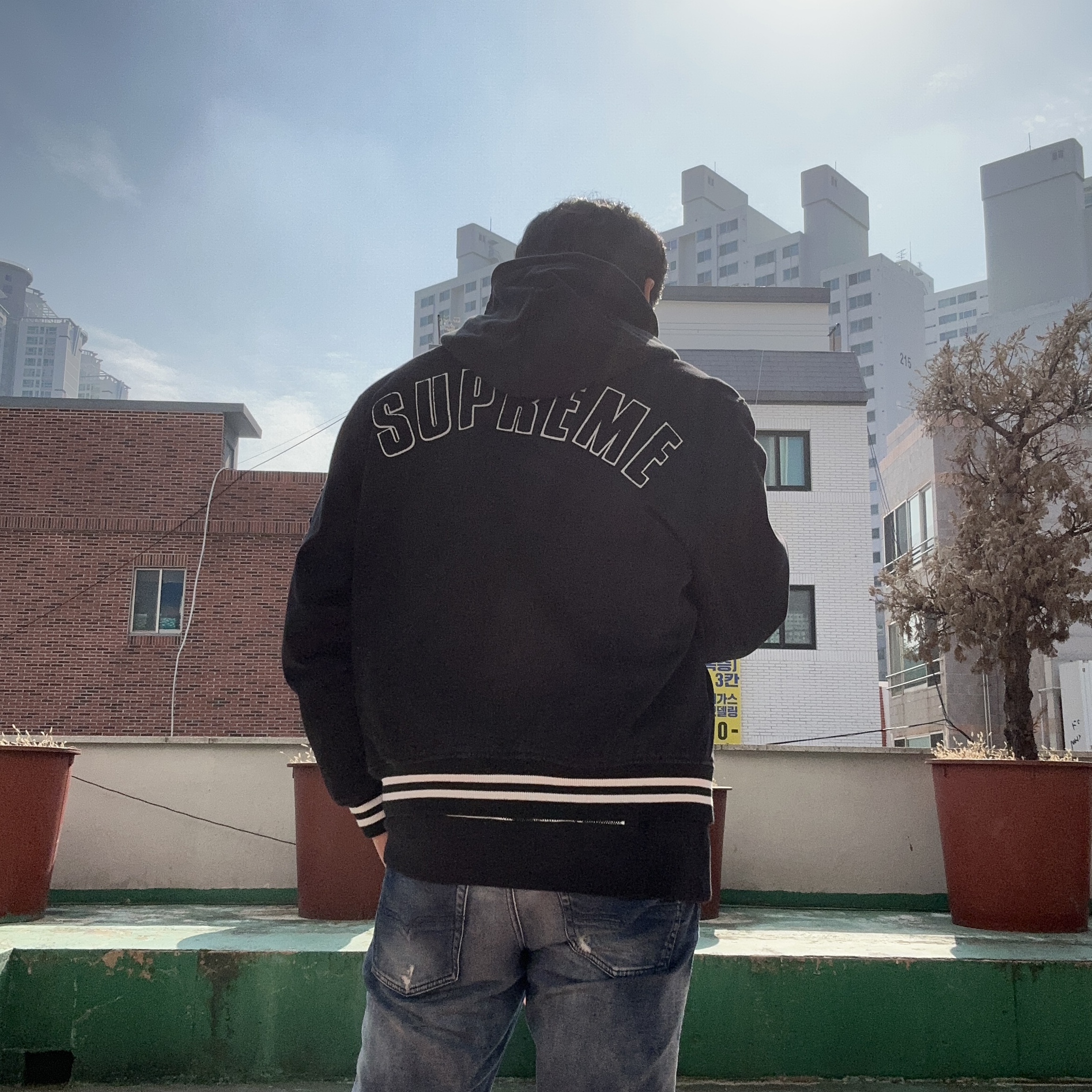 Supreme New Era MLB Varsity Jacket Black - 20SS, Jordan x Travis Scott x Fragment Hoodie Black (DJ0615-010) 착용 스타일