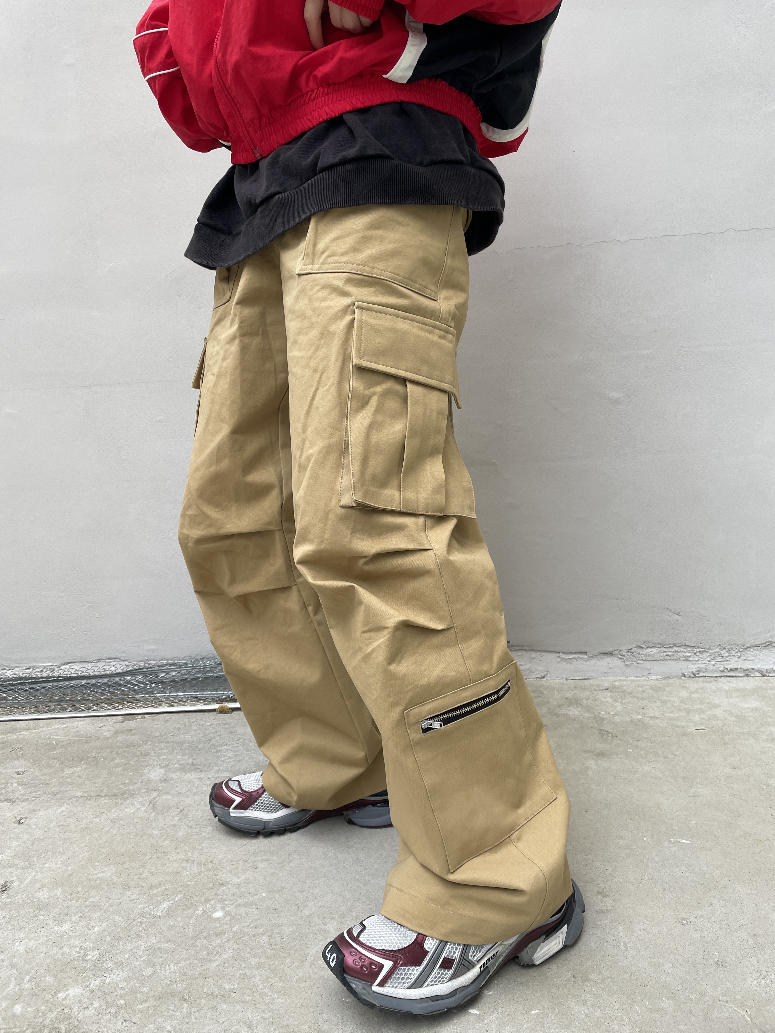 Balenciaga Runner Sneakers Grey Burgundy, Project G/R Pintuck Track Jacket Red 착용 스타일 - 5