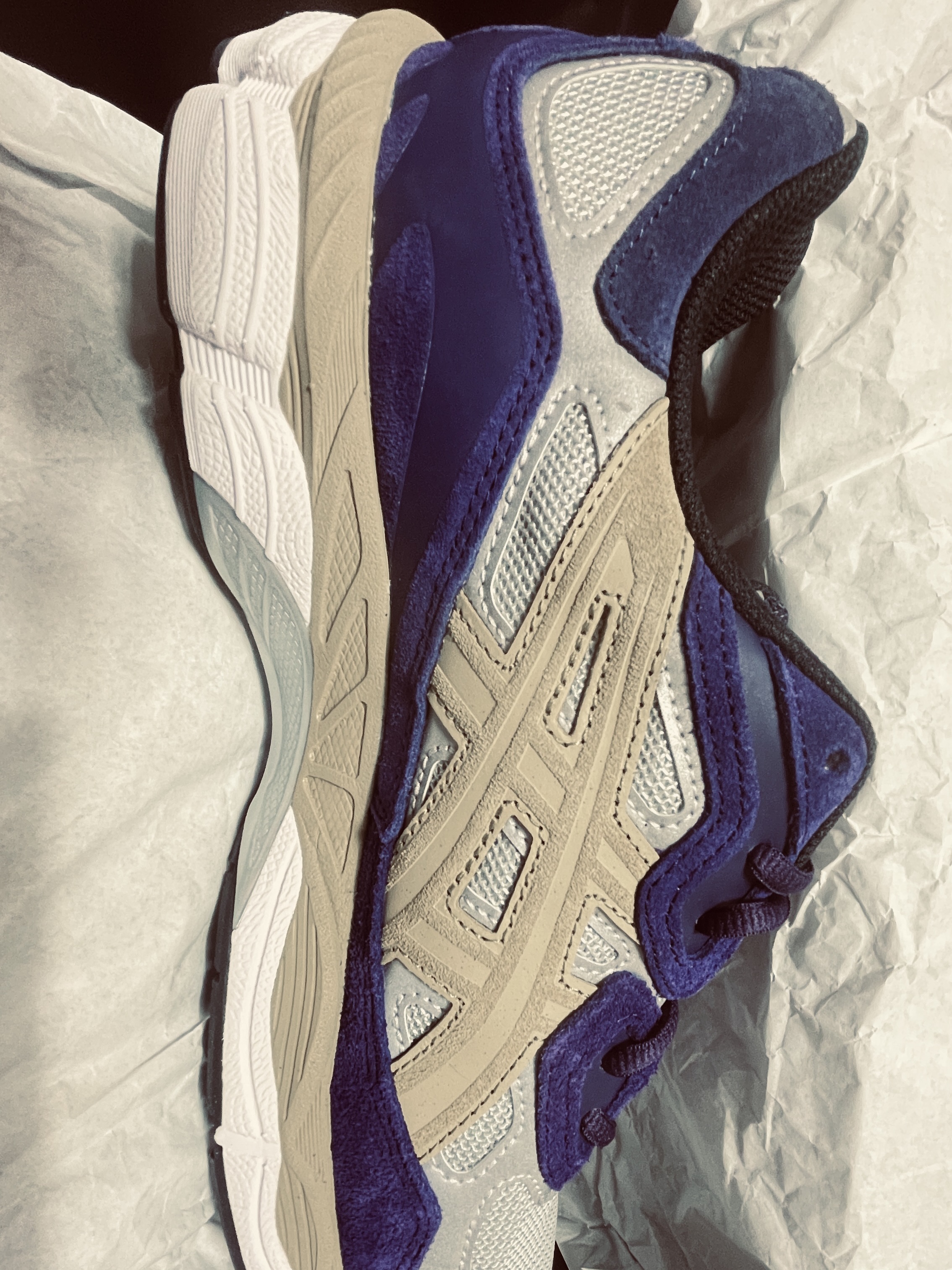 Asics x Awake NY Gel-NYC Pure Silver Gothic Grape 착용 스타일 - 2