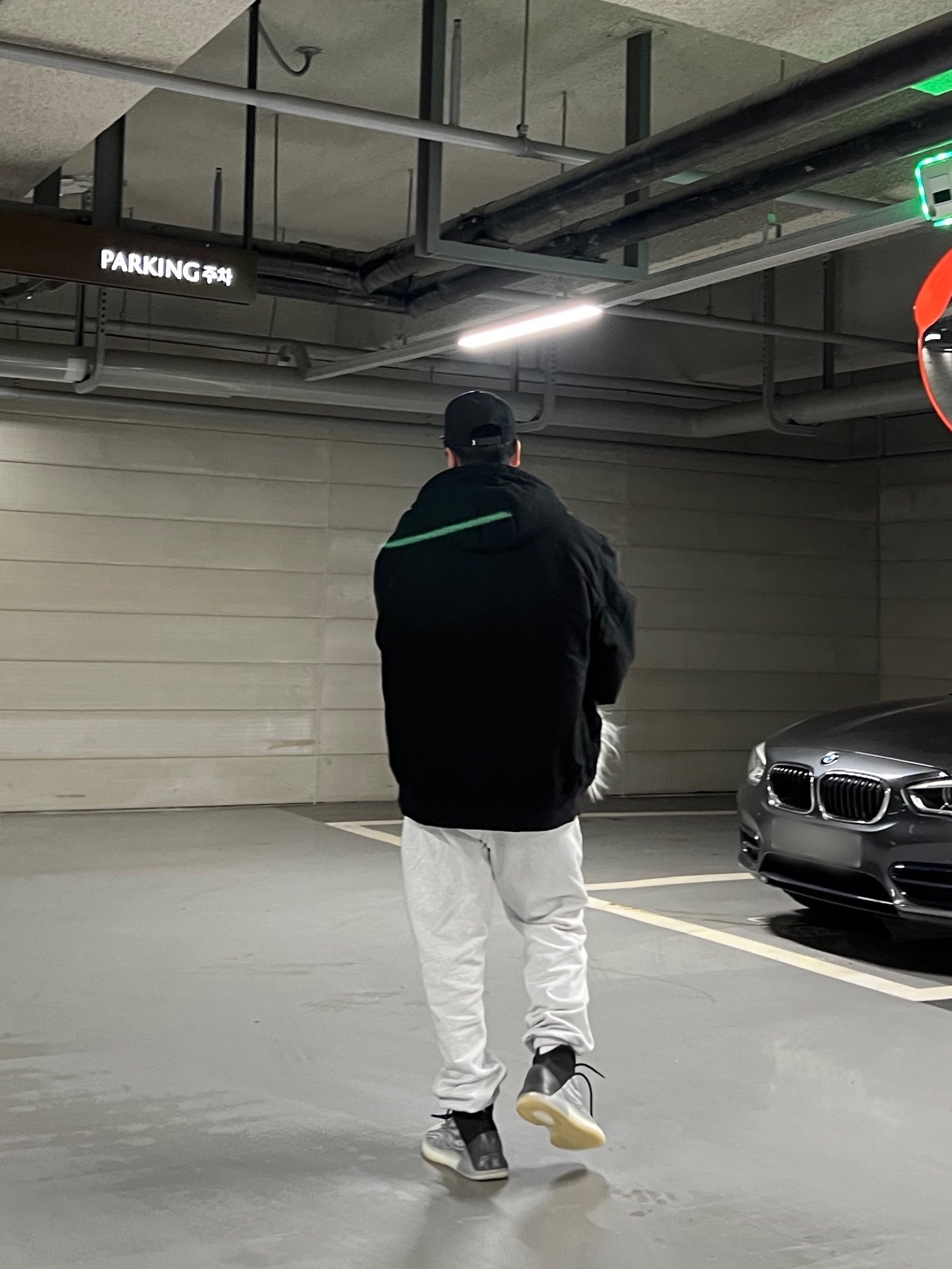 Adidas Yeezy QNTM Lifestyle 착용 스타일 - 1
