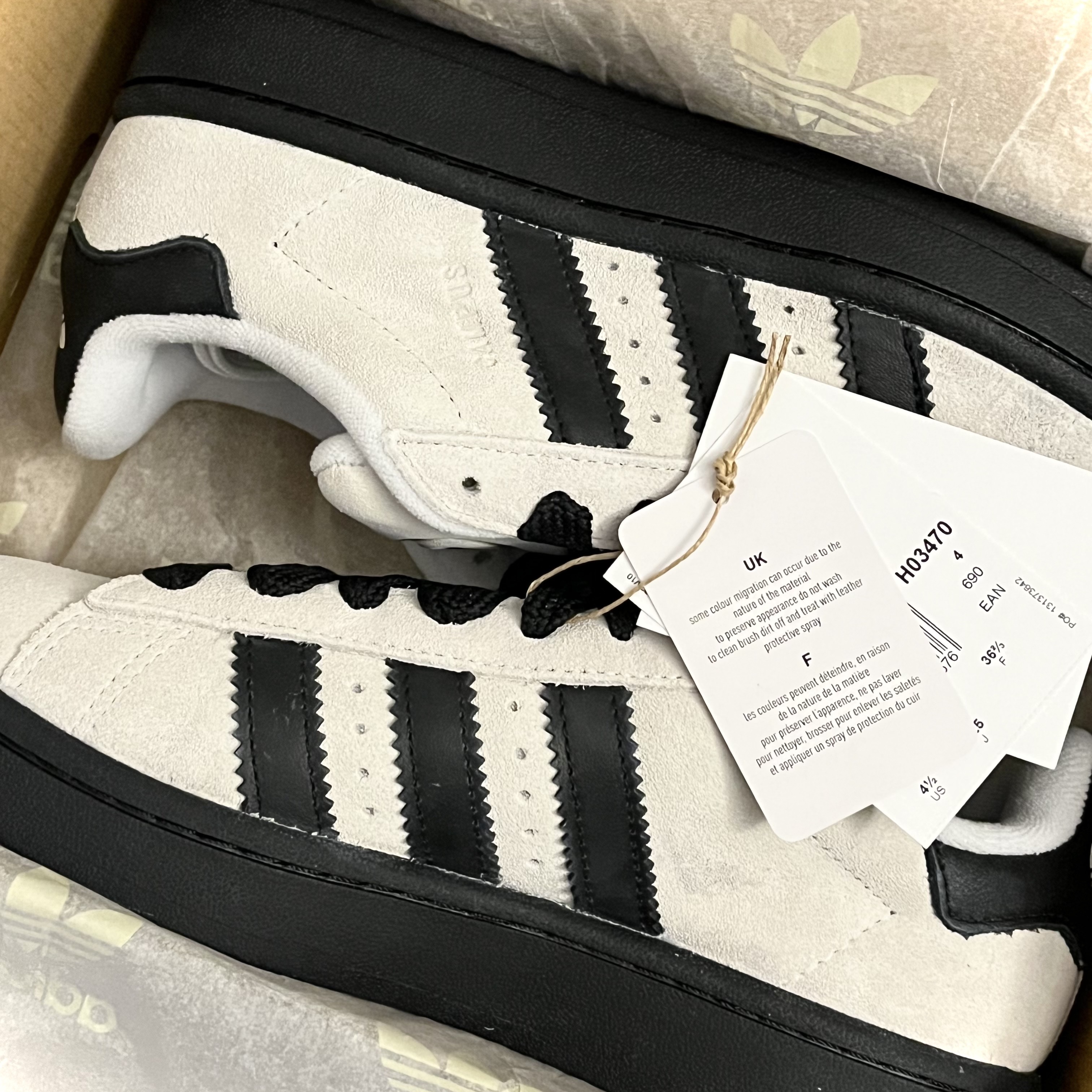 Adidas Campus 00s Cloud White Core Black 착용 스타일 - 1
