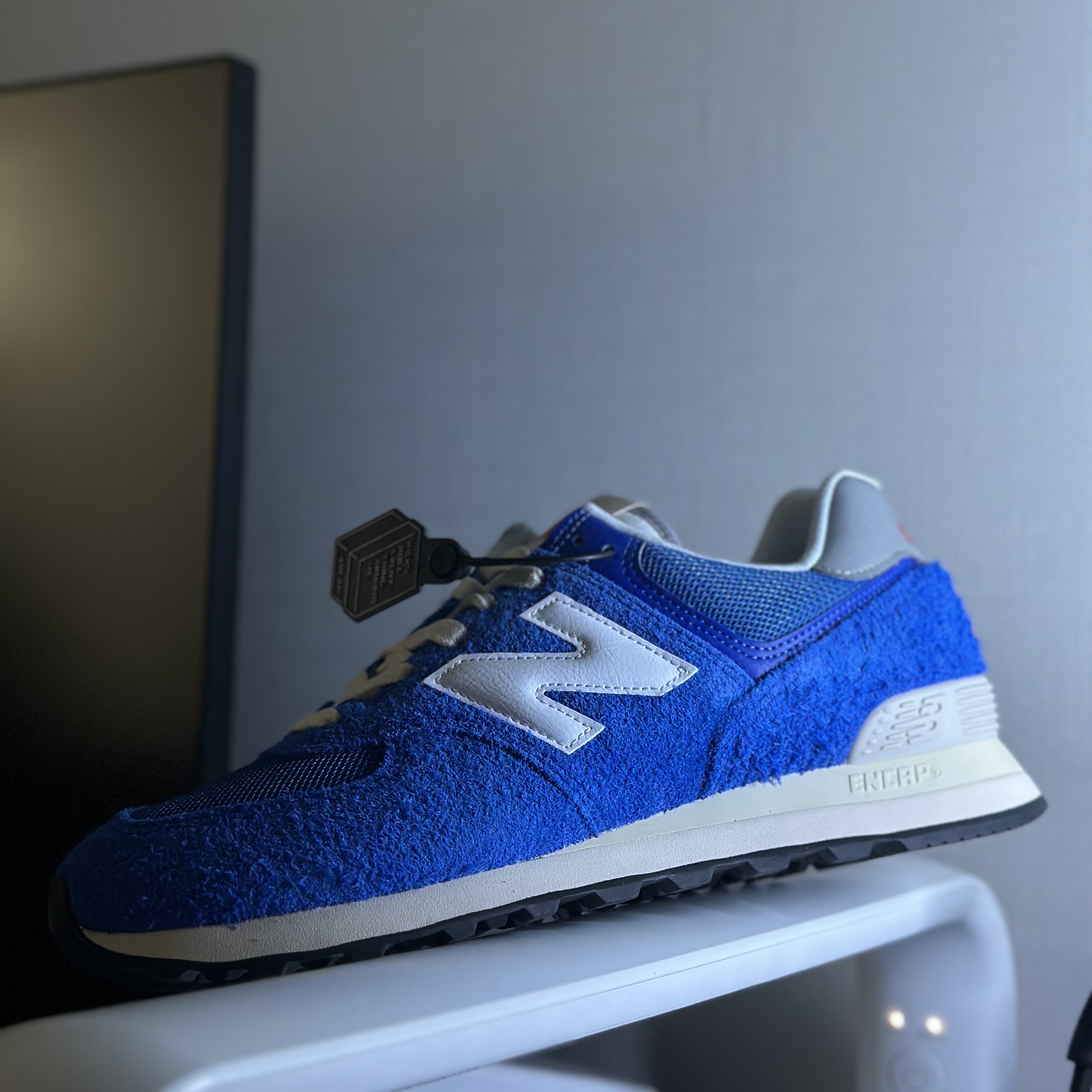 New Balance 574 Heritage Blue White 착용 스타일