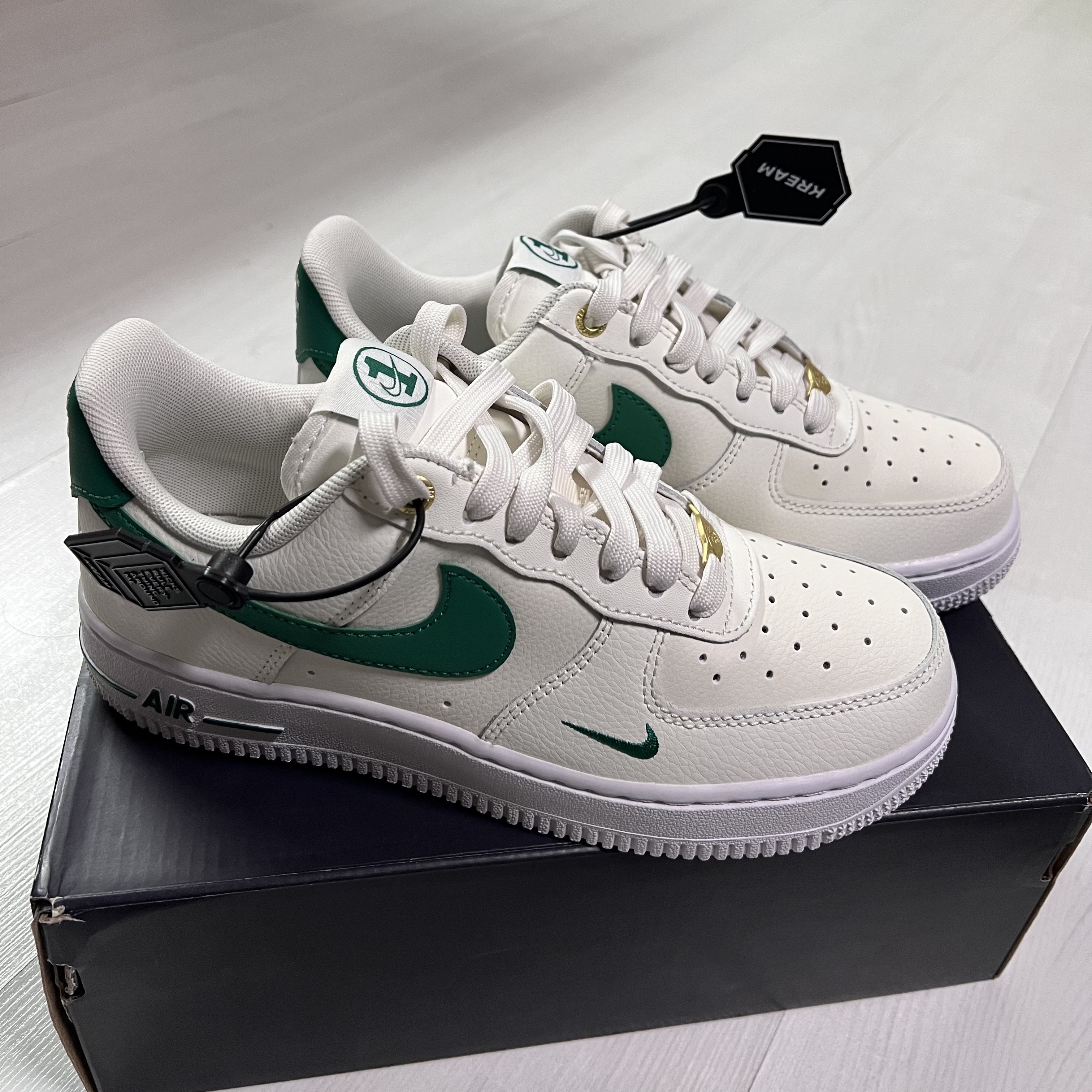 (W) Nike Air Force 1 '07 SE 40th Anniversary Join Forces Sail Malachite 착용 스타일