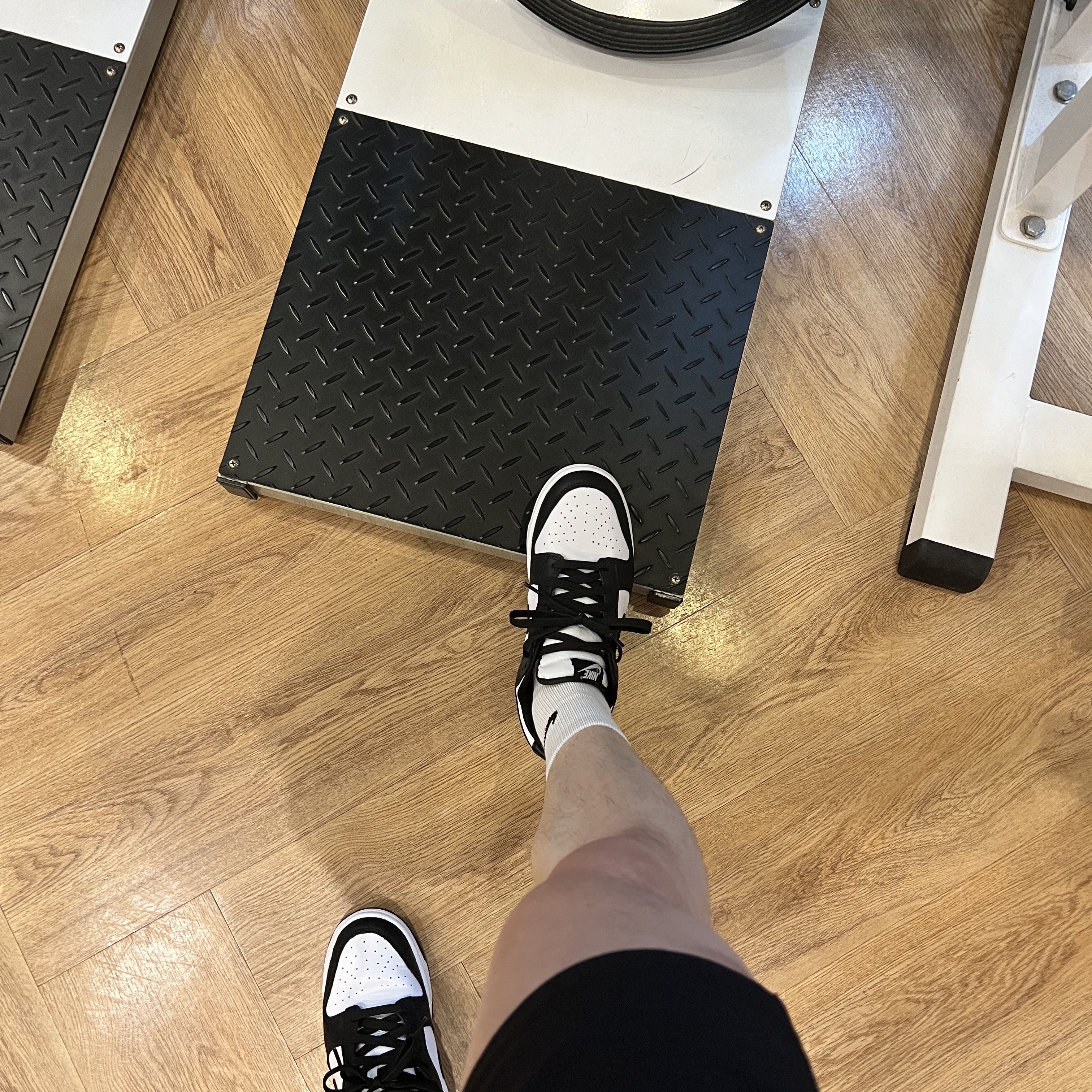 Nike Dunk Low Retro Black 착용 스타일