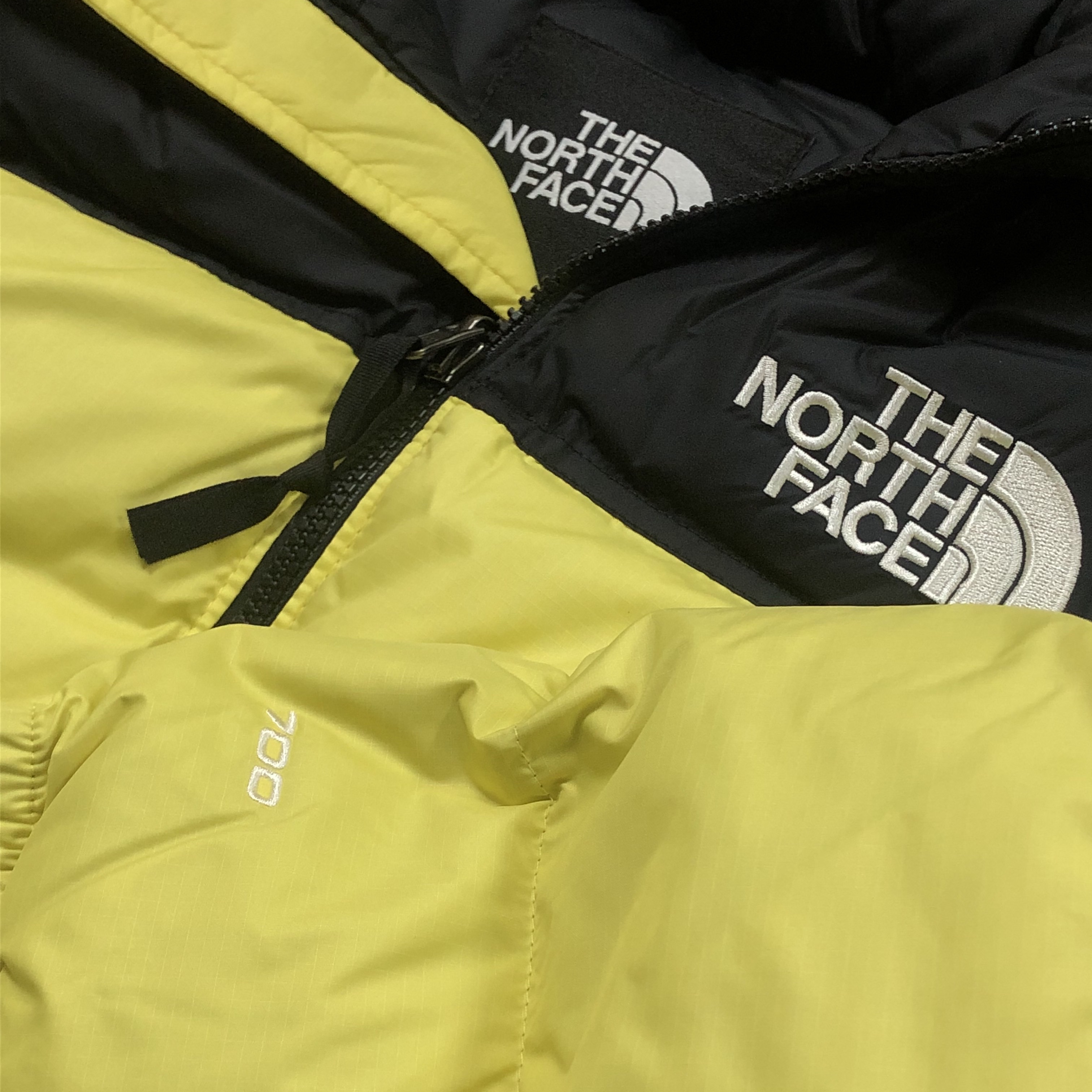 The North Face 1996 Retro Nuptse Jacket Yellowtail 착용 스타일