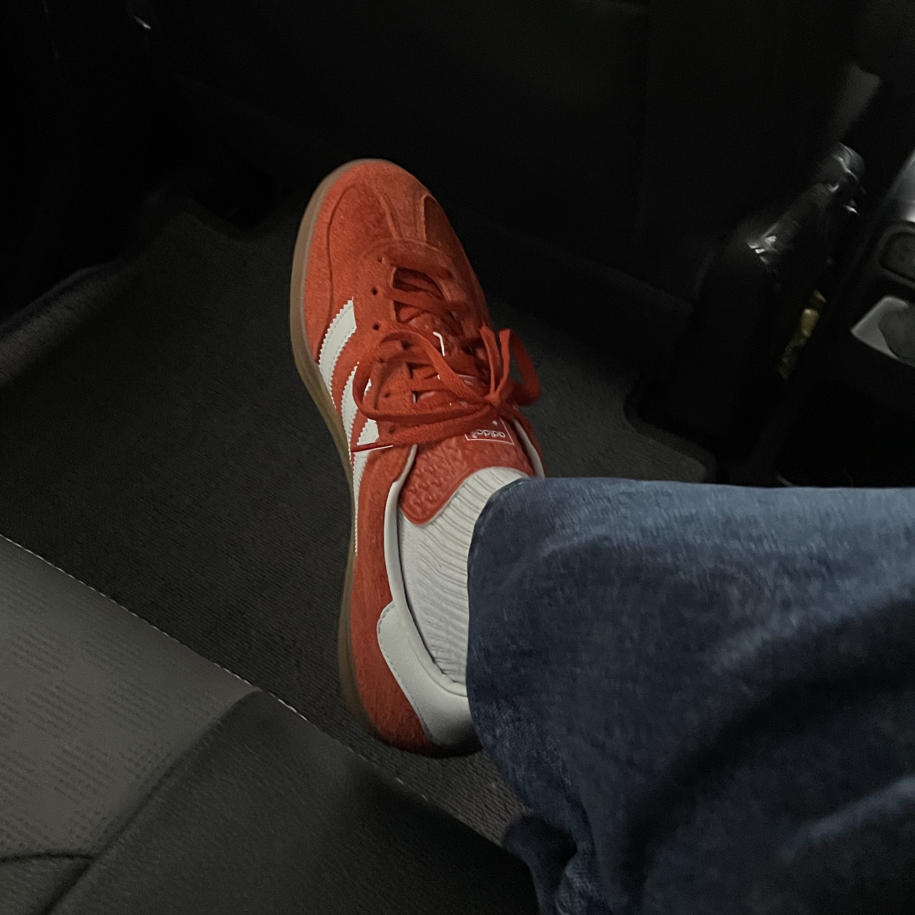 (W) Adidas Gazelle Indoor Bold Orange Cloud White 착용 스타일