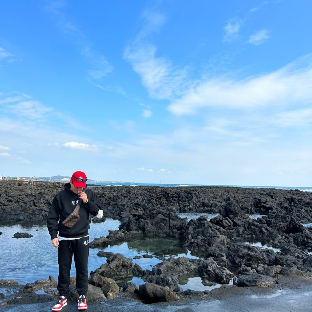 Darkr8m Studio Basic Logo Hoodie Black, Darkr8m Studio Basic Logo Sweatpants Black 착용 스타일