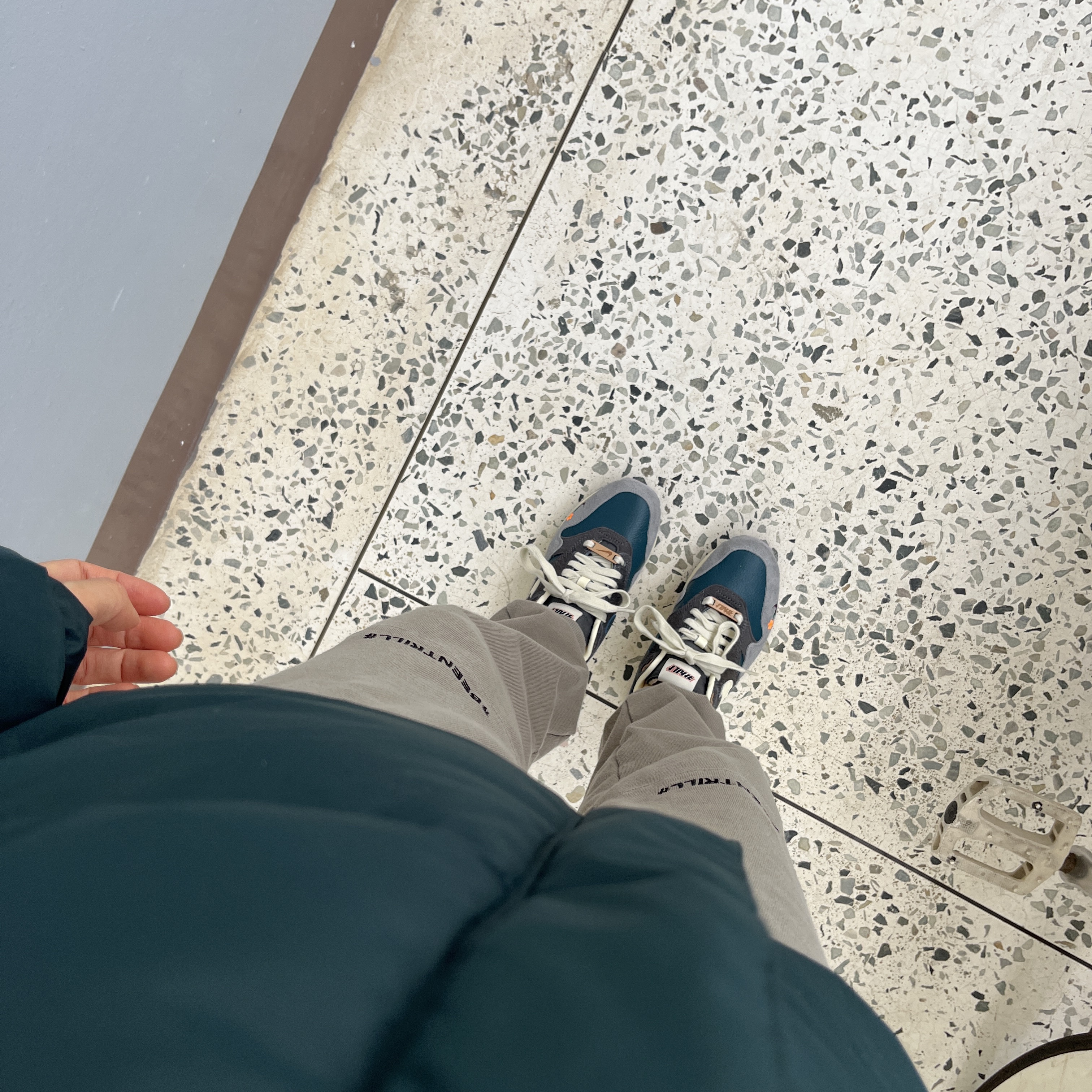 Nike x Kasina Air Max 1 SP Won-Ang Particle Grey 착용 스타일